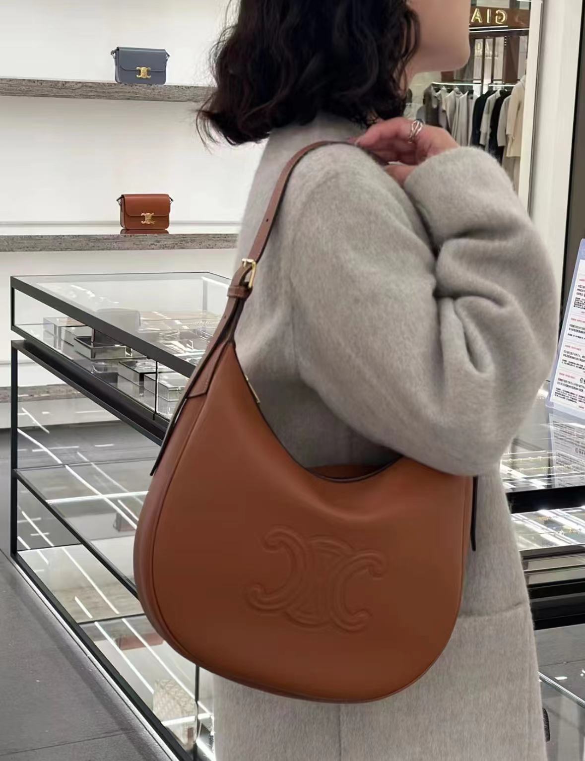 SMALL HELOÏSE BAG CUIR TRIOMPHE IN SUPPLE CALFSKIN TAN