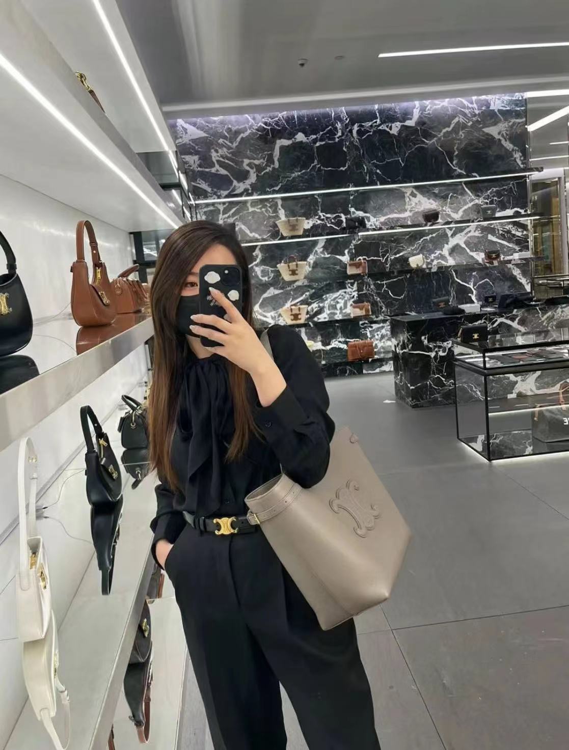 MEDIUM CABAS ANAÏS CUIR TRIOMPHE IN GRAINED CALFSKIN PEPPLE