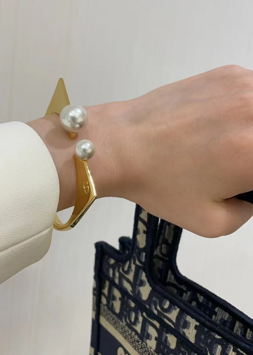 Dior pearl Bangle