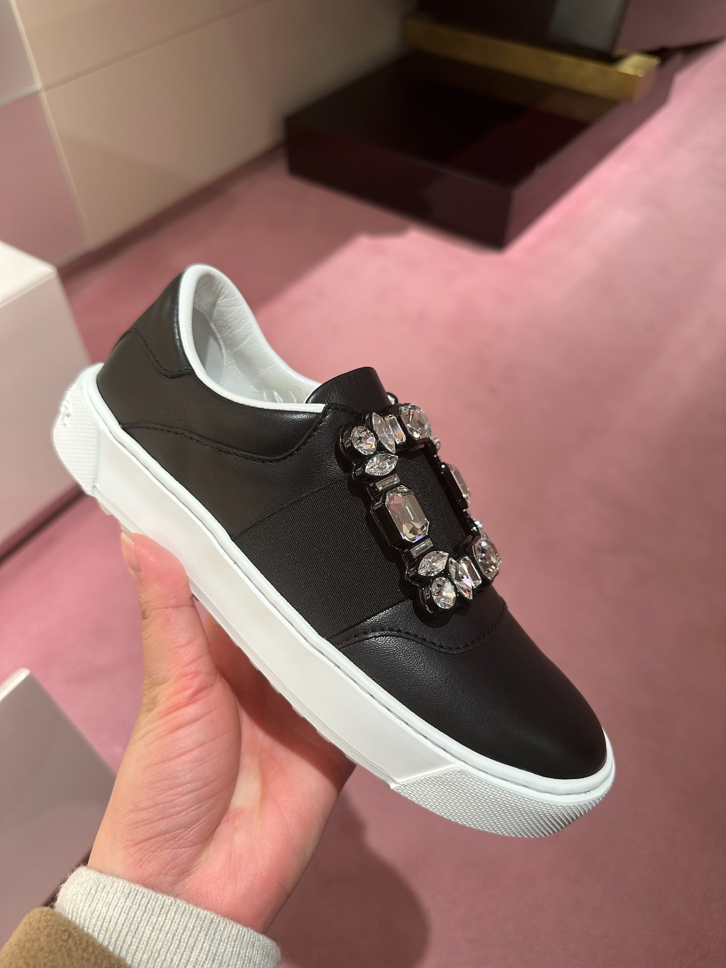 Roger Vivier 鑽扣運動鞋 黑色