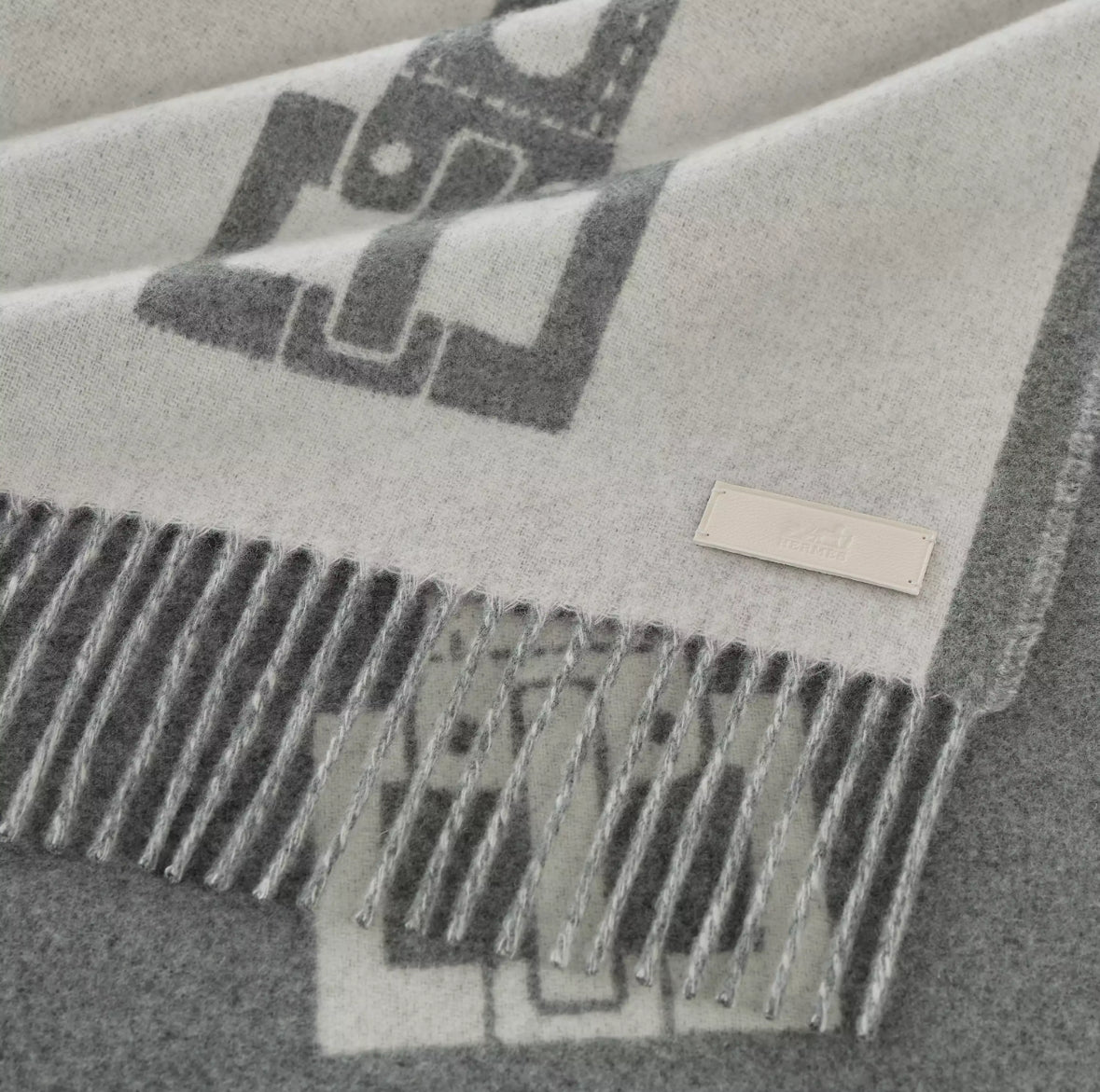Hermes Casaque Les Sangles scarf Ivoire / Gris Flanelle