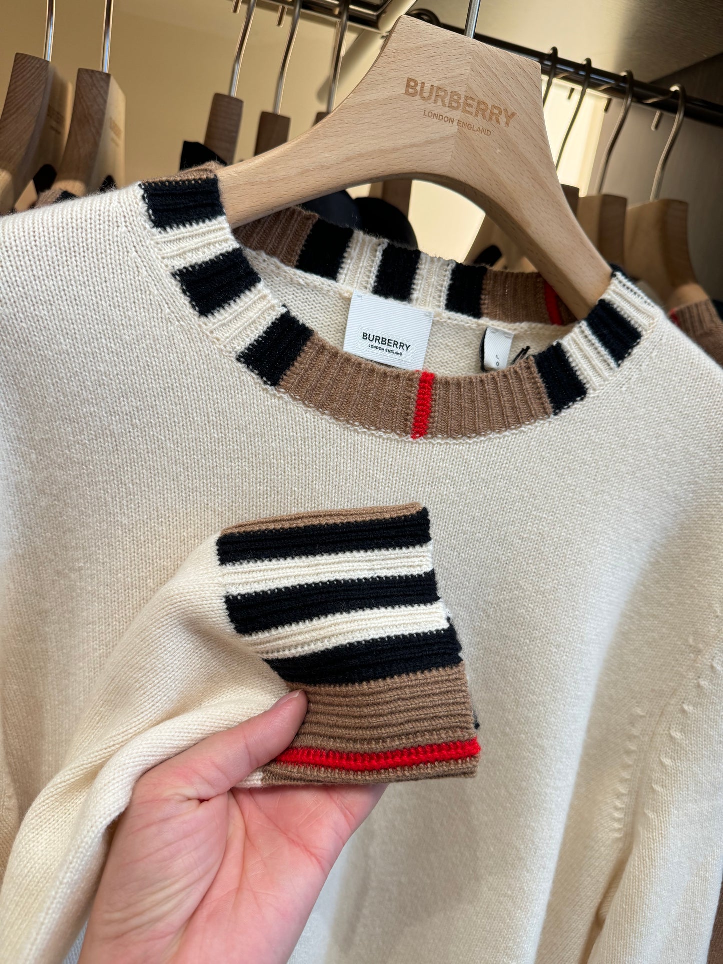 Burberry 羊絨冷衫 Natural White