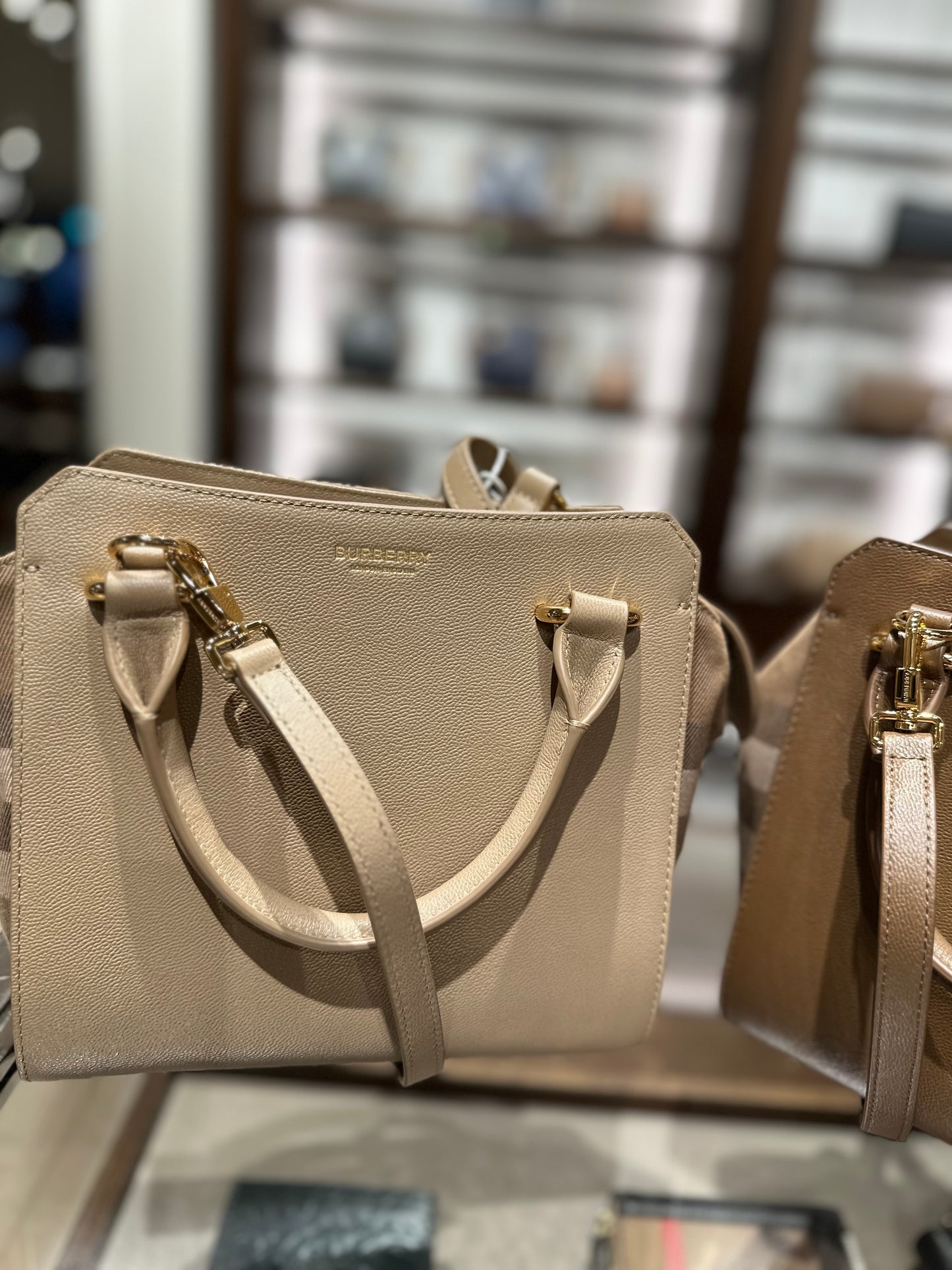 Burberry Banwell 斜孭手提兩用袋(4色)