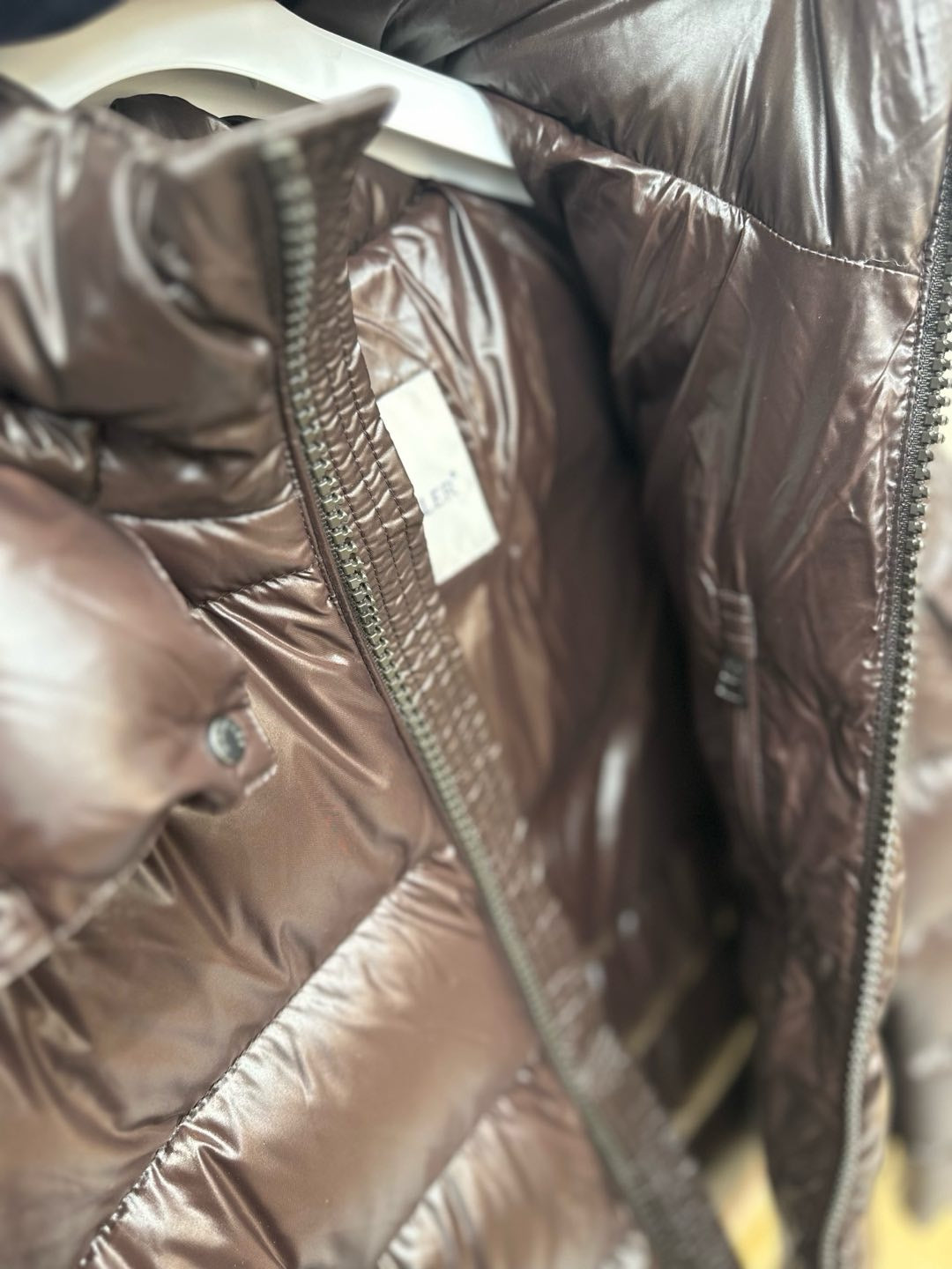 香港現貨💓Moncler 年底巨折💓
Maya 深褐色 實物超有質感