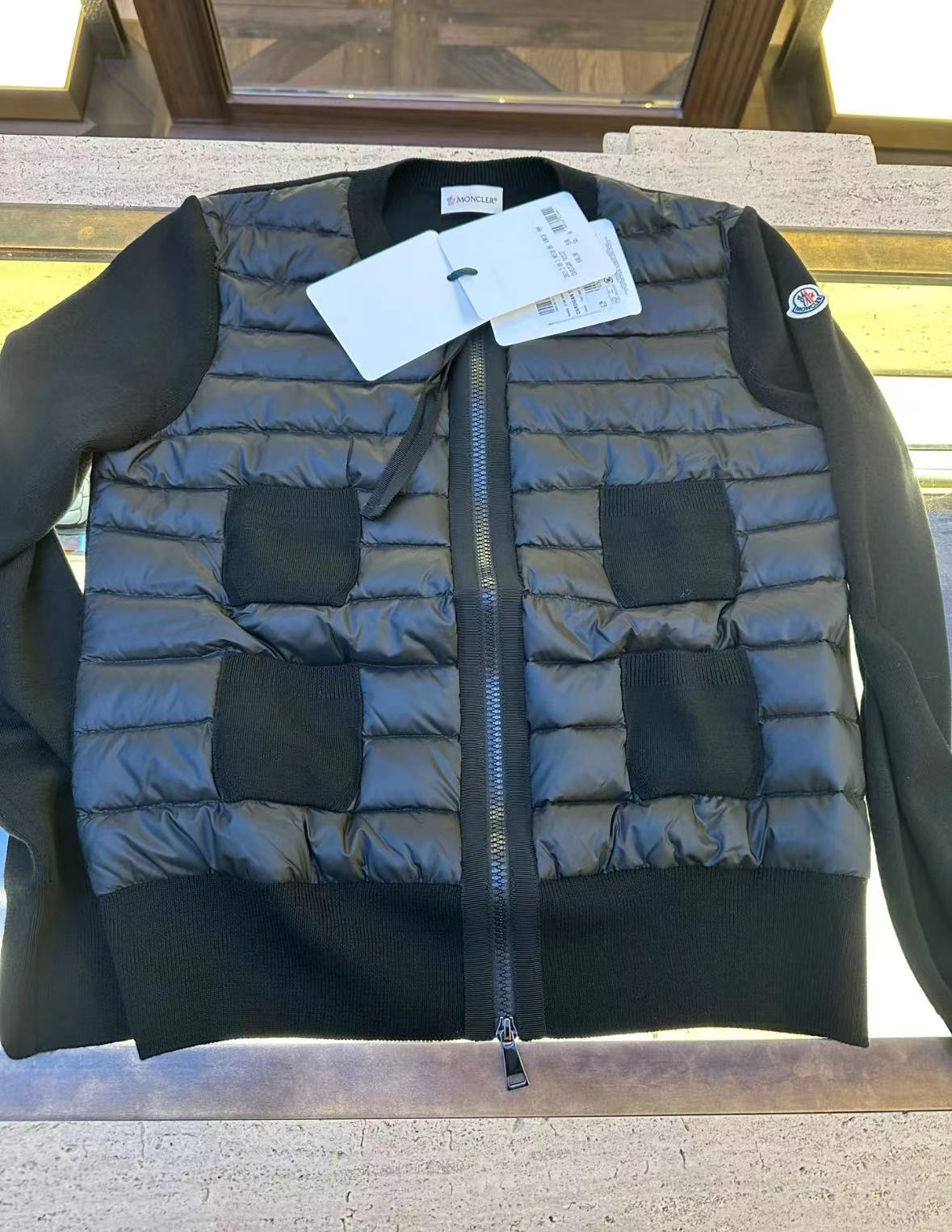 Moncler 小香風四口袋薄羽絨外套