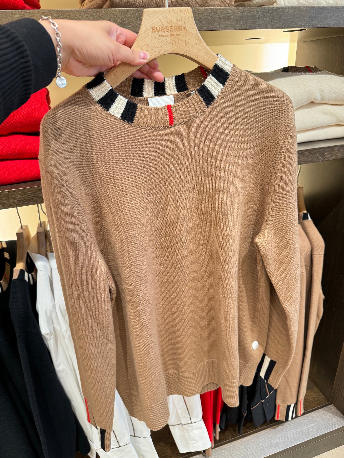 Burberry 女裝羊絨冷衫 卡其色