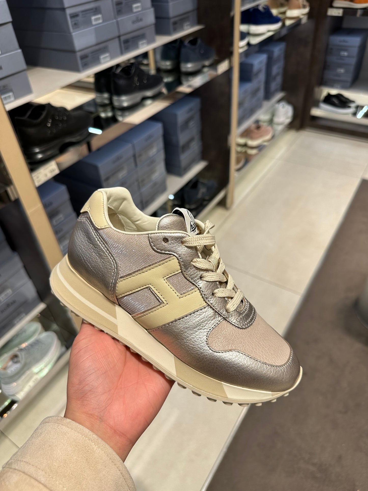 Hogan H383厚底波鞋(其他碼數可再查)