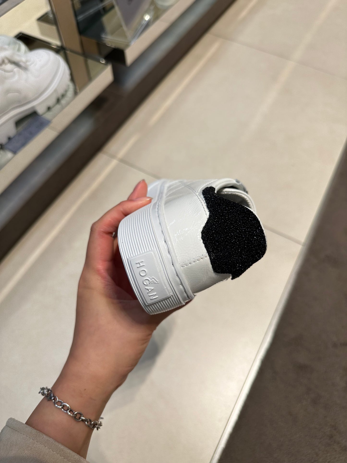 Hogan 小白鞋 (其他碼數可再查)