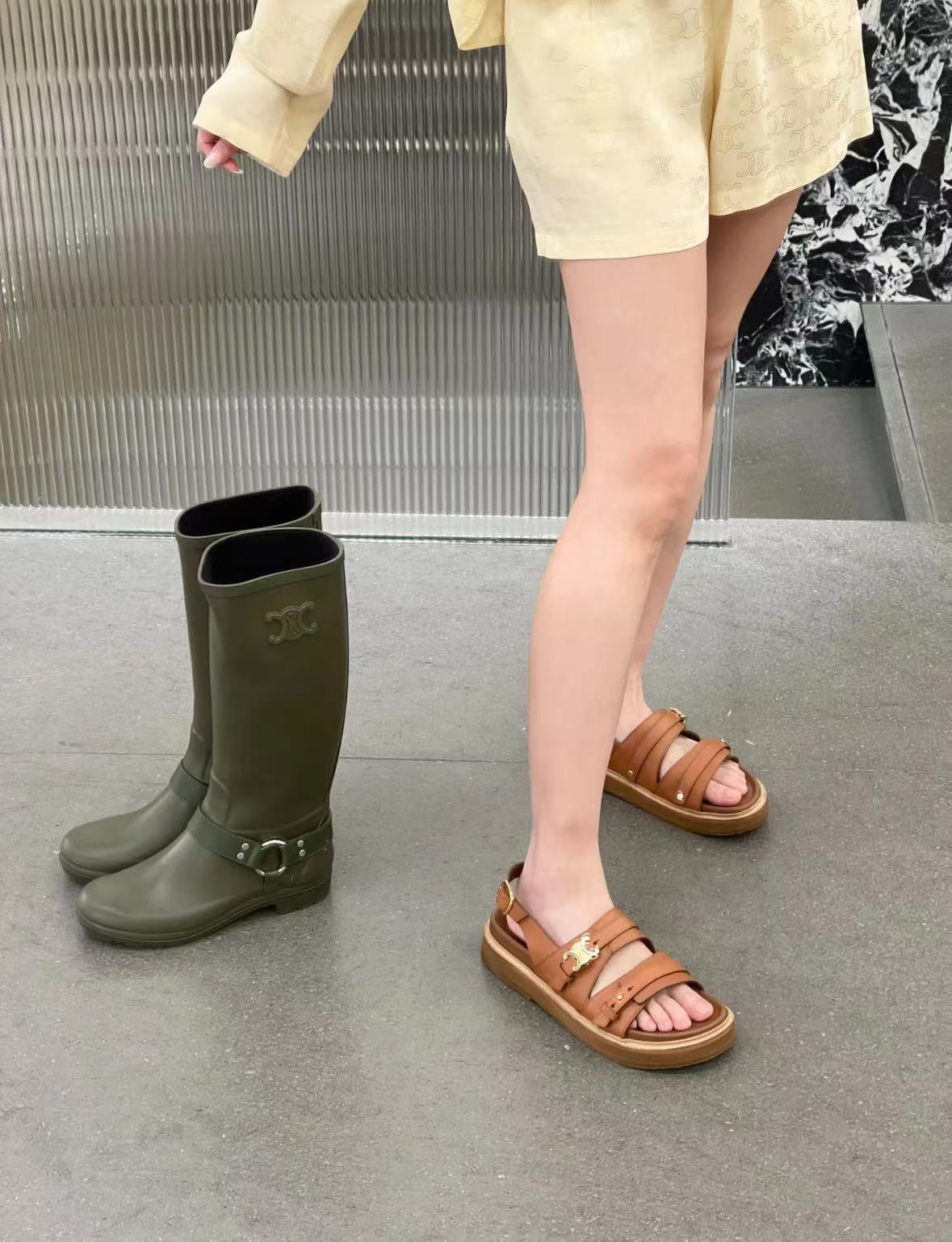 CELINE - TIPPI TRIOMPHE SANDAL IN CALFSKIN TAN