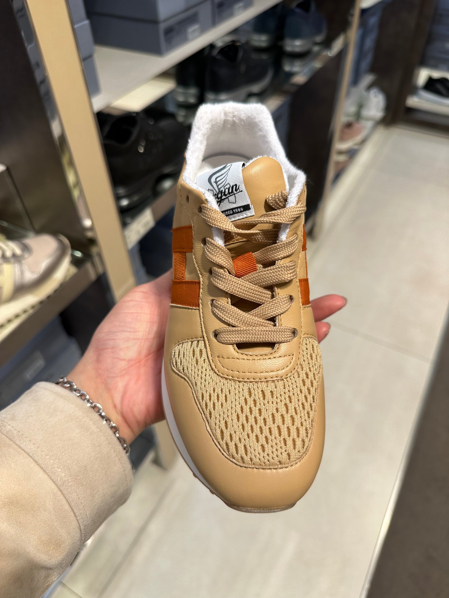 Hogan H429厚底波鞋