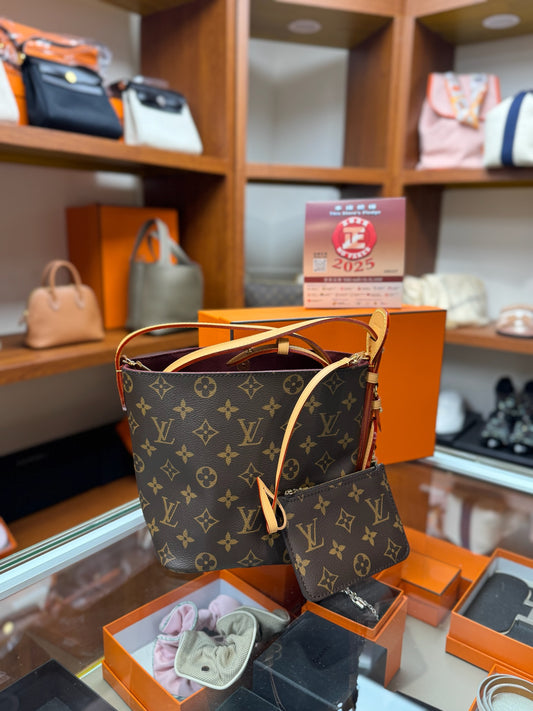 Louis Vuitton All in BB M12925