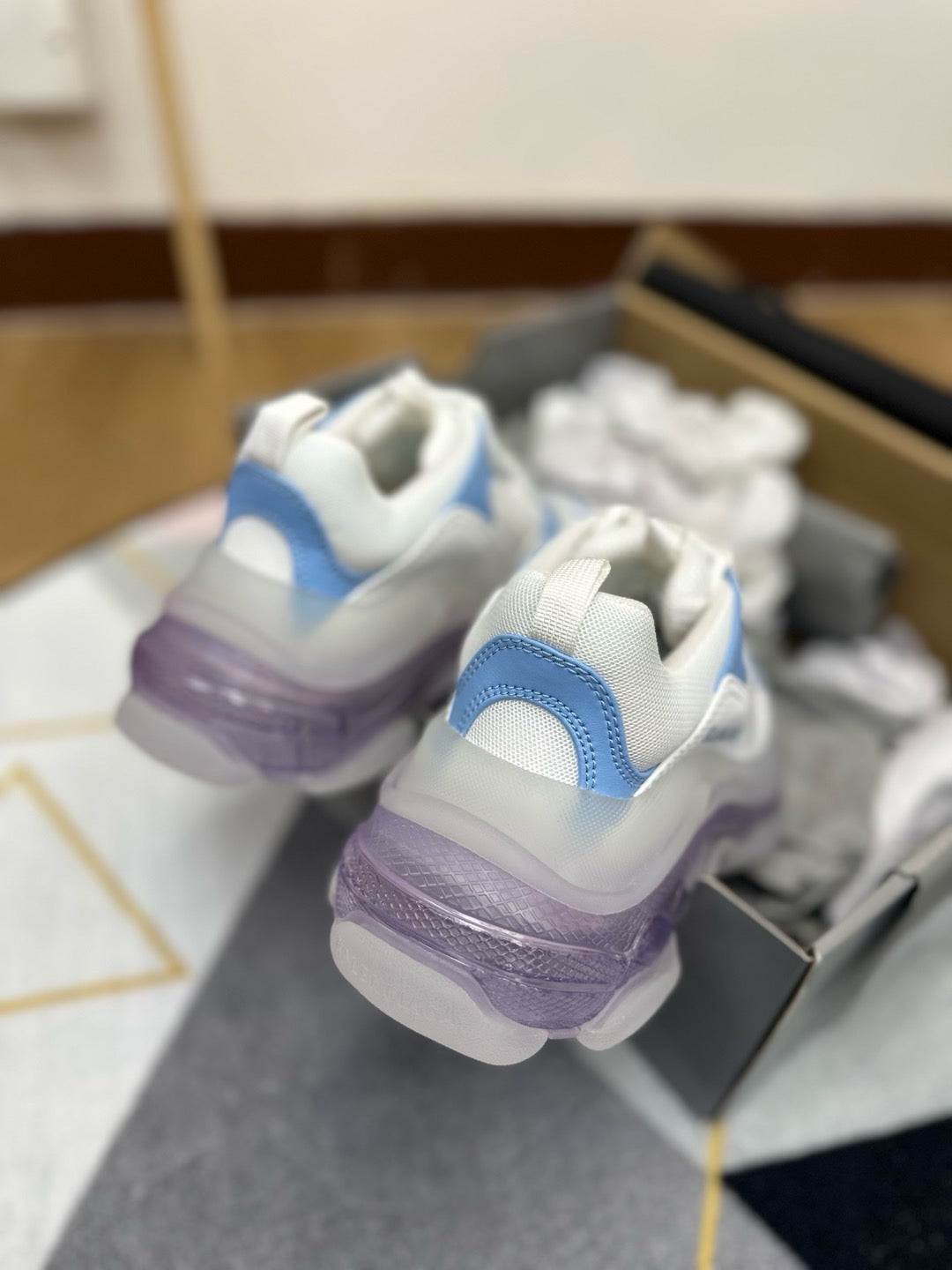 ‼️Balenciaga Triple S‼️
超美的馬卡龍色😍