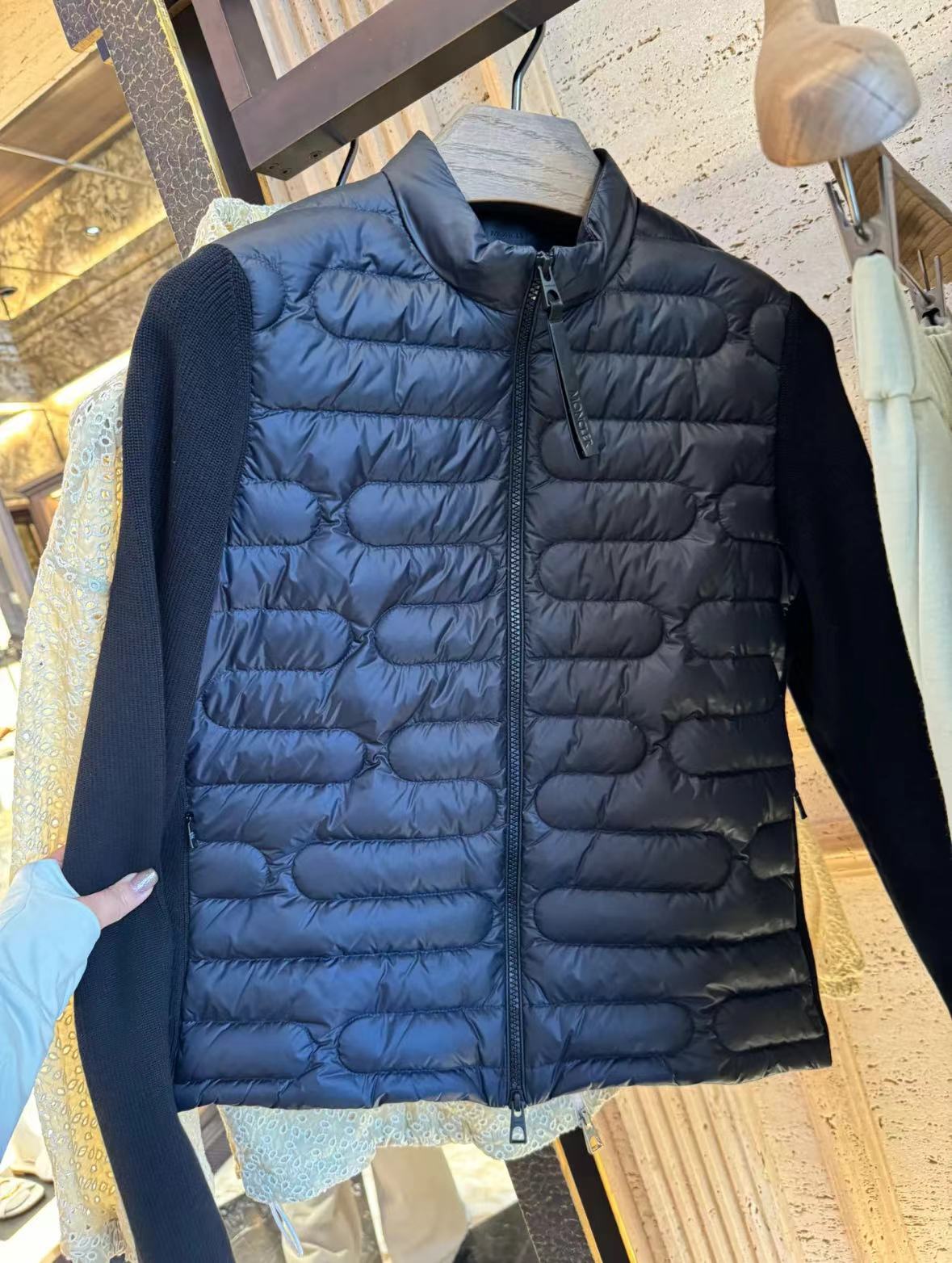 Moncler 24 Hybird Black