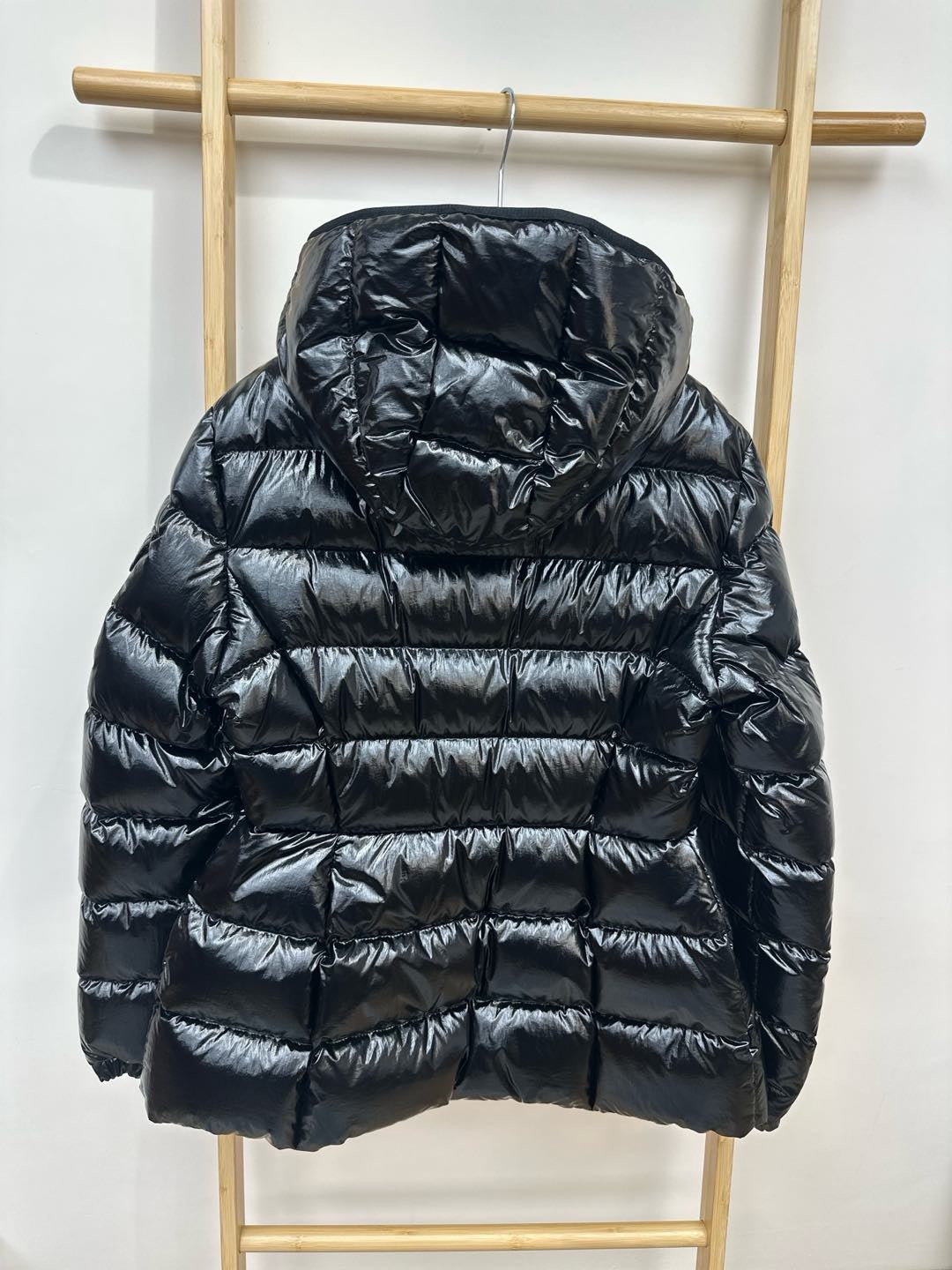 香港現貨💓Moncler 年底巨折💓
Barante 黑色女裝修身款