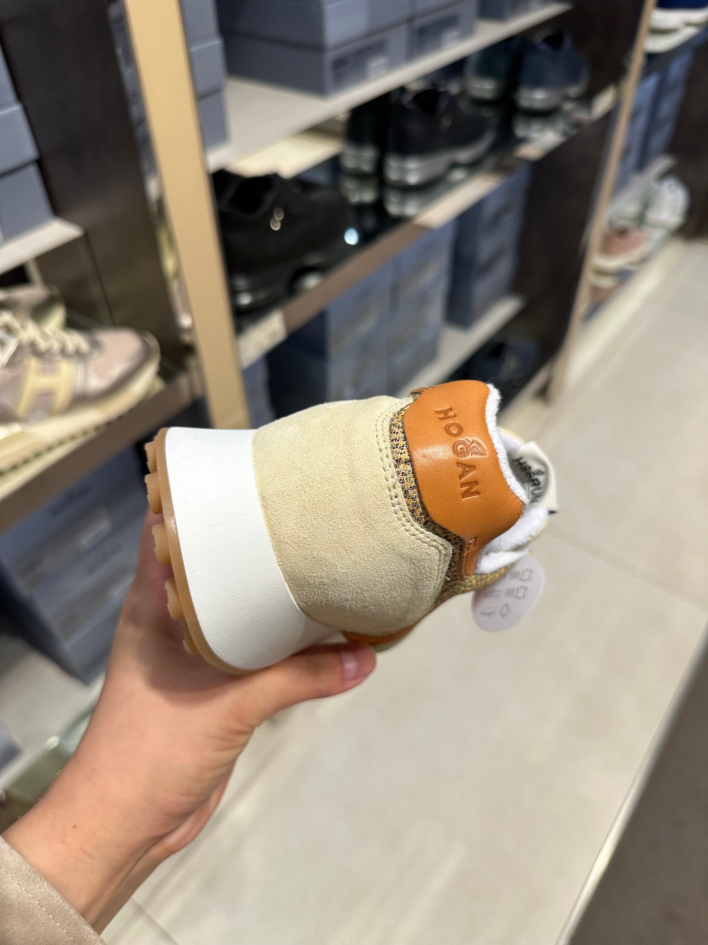 Hogan H429厚底波鞋（其他碼數可再查）