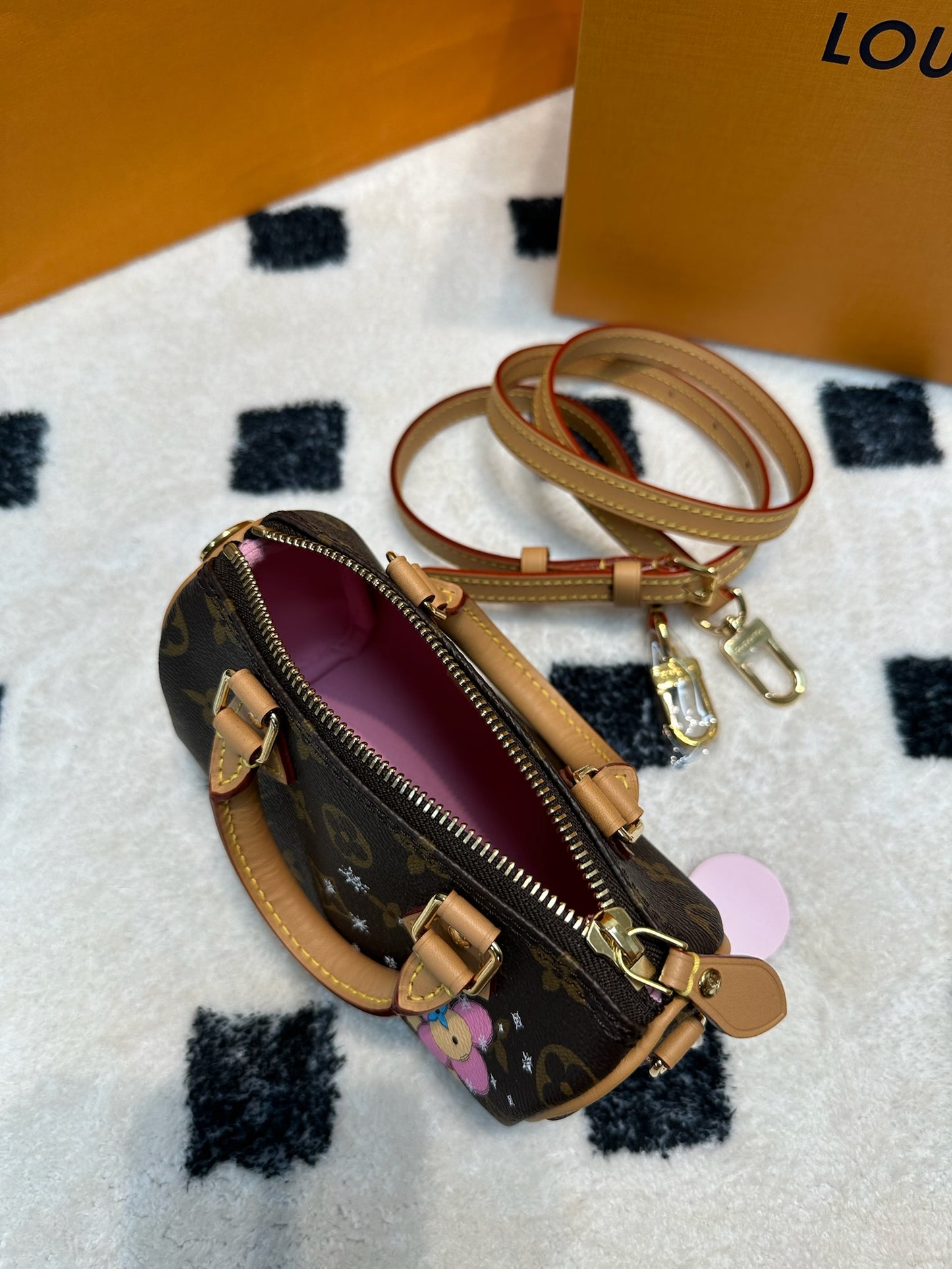 LV Nano Speedy M82624