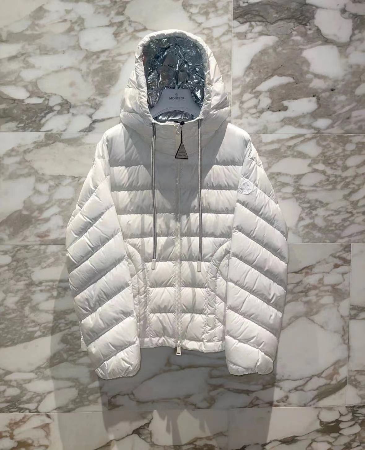 Moncler 24 Delfo 有帽 白色