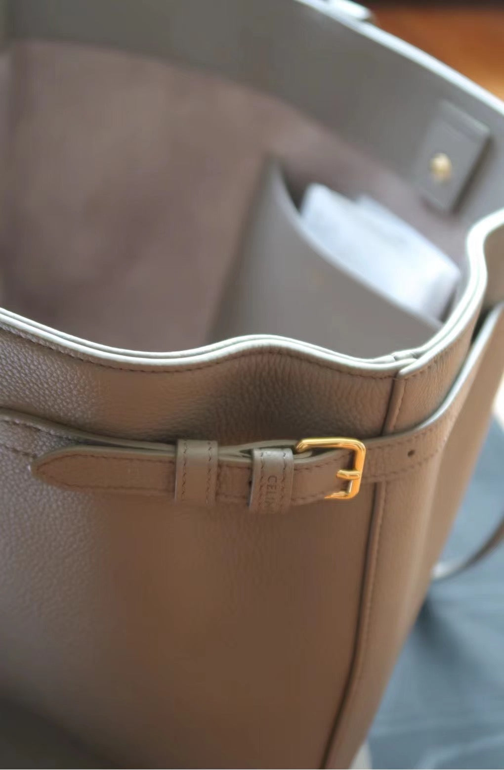 MEDIUM CABAS ANAÏS CUIR TRIOMPHE IN GRAINED CALFSKIN PEPPLE