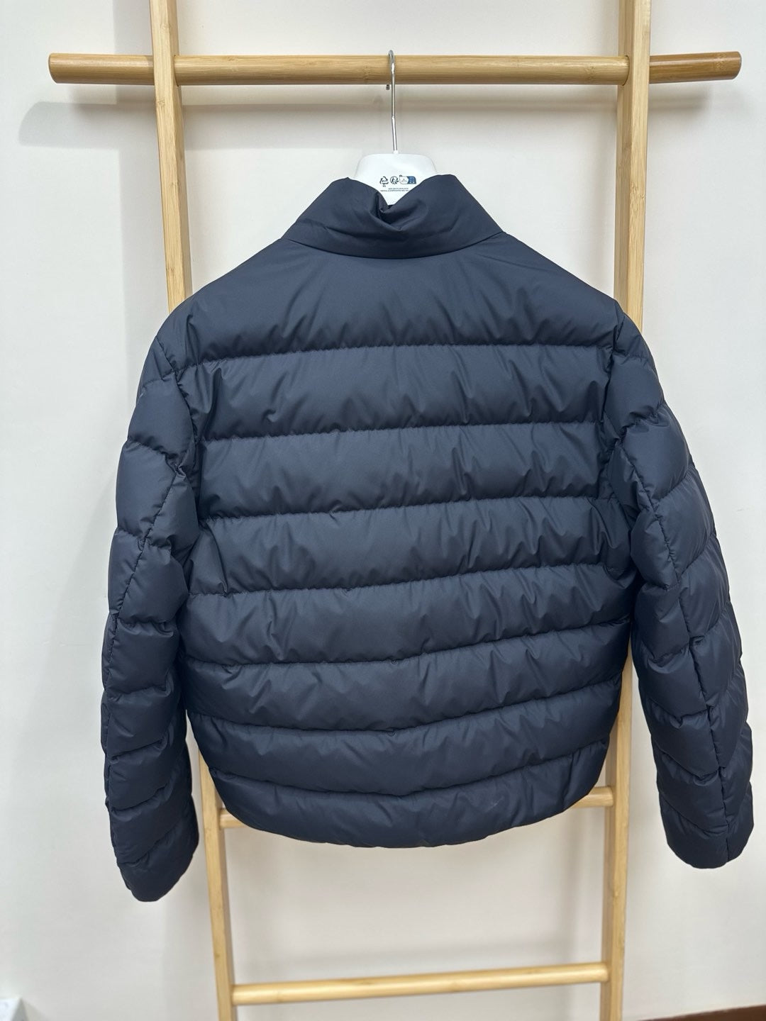 香港現貨💓Moncler 年底巨折💓
Baudinet 深藍色