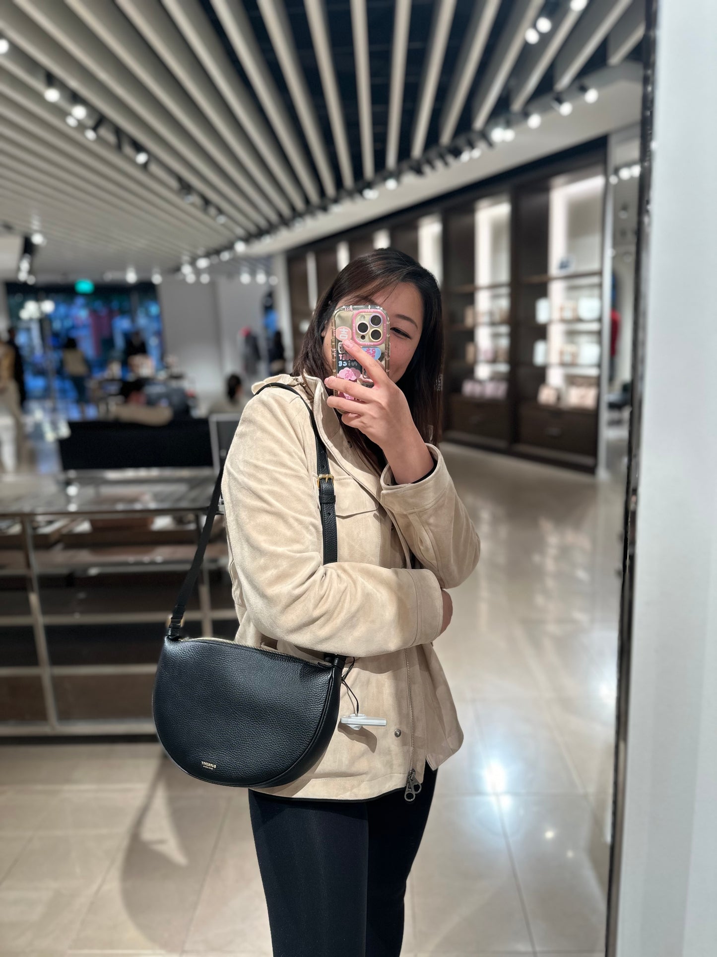 Burberry Earth 半月袋