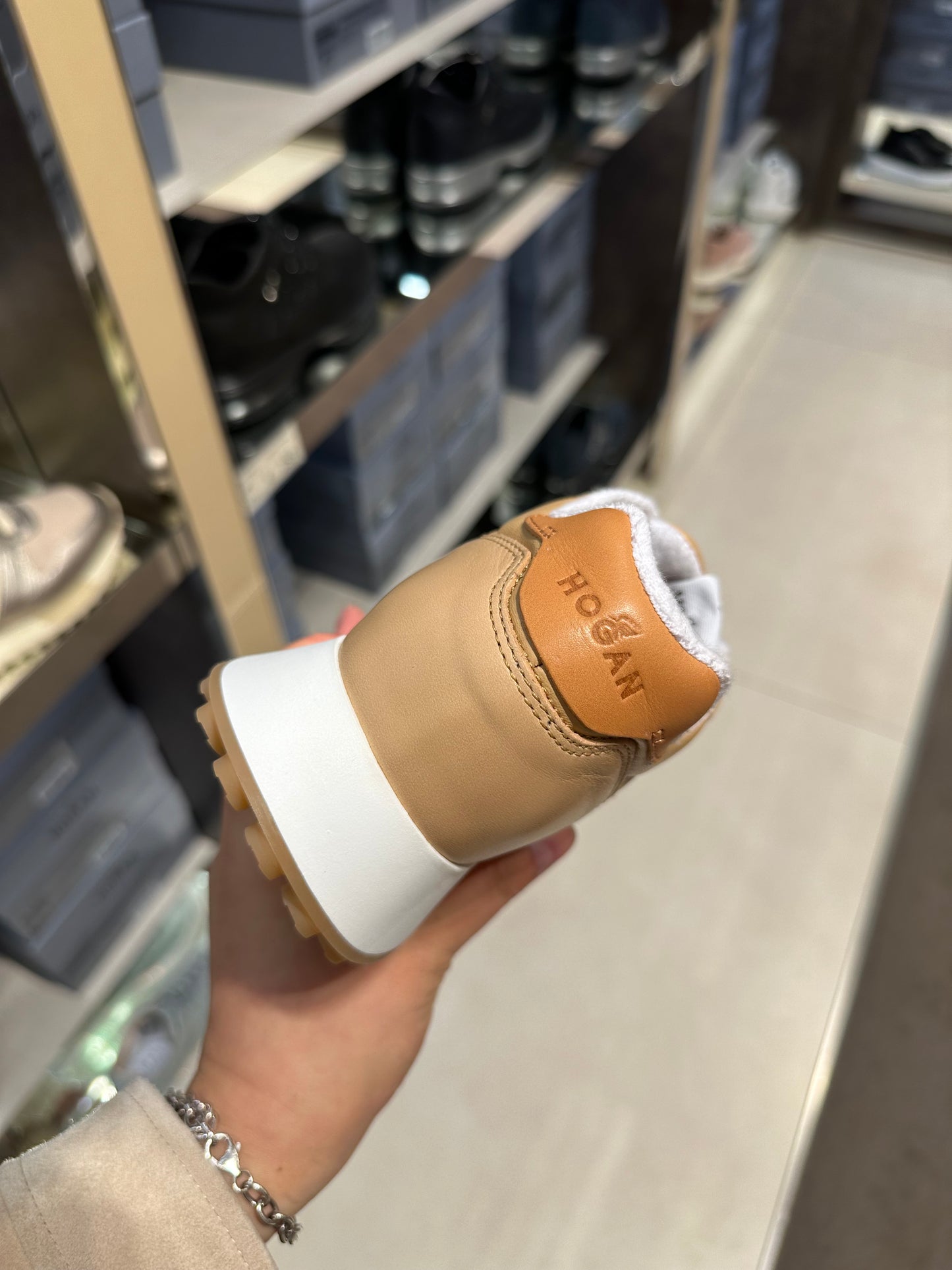 Hogan H429厚底波鞋