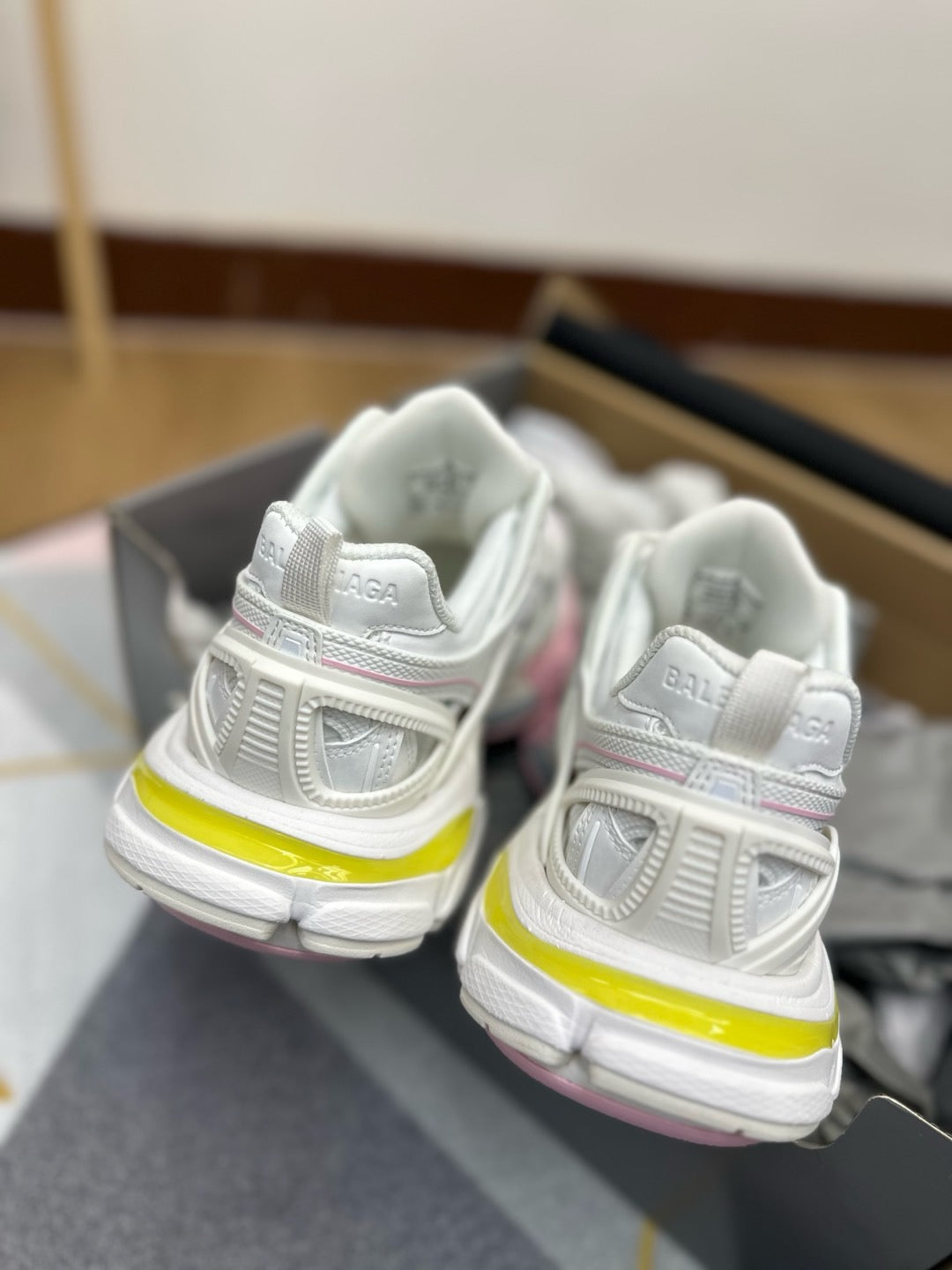 ‼️Balenciaga Track‼️
爆款馬卡龍淺色😍