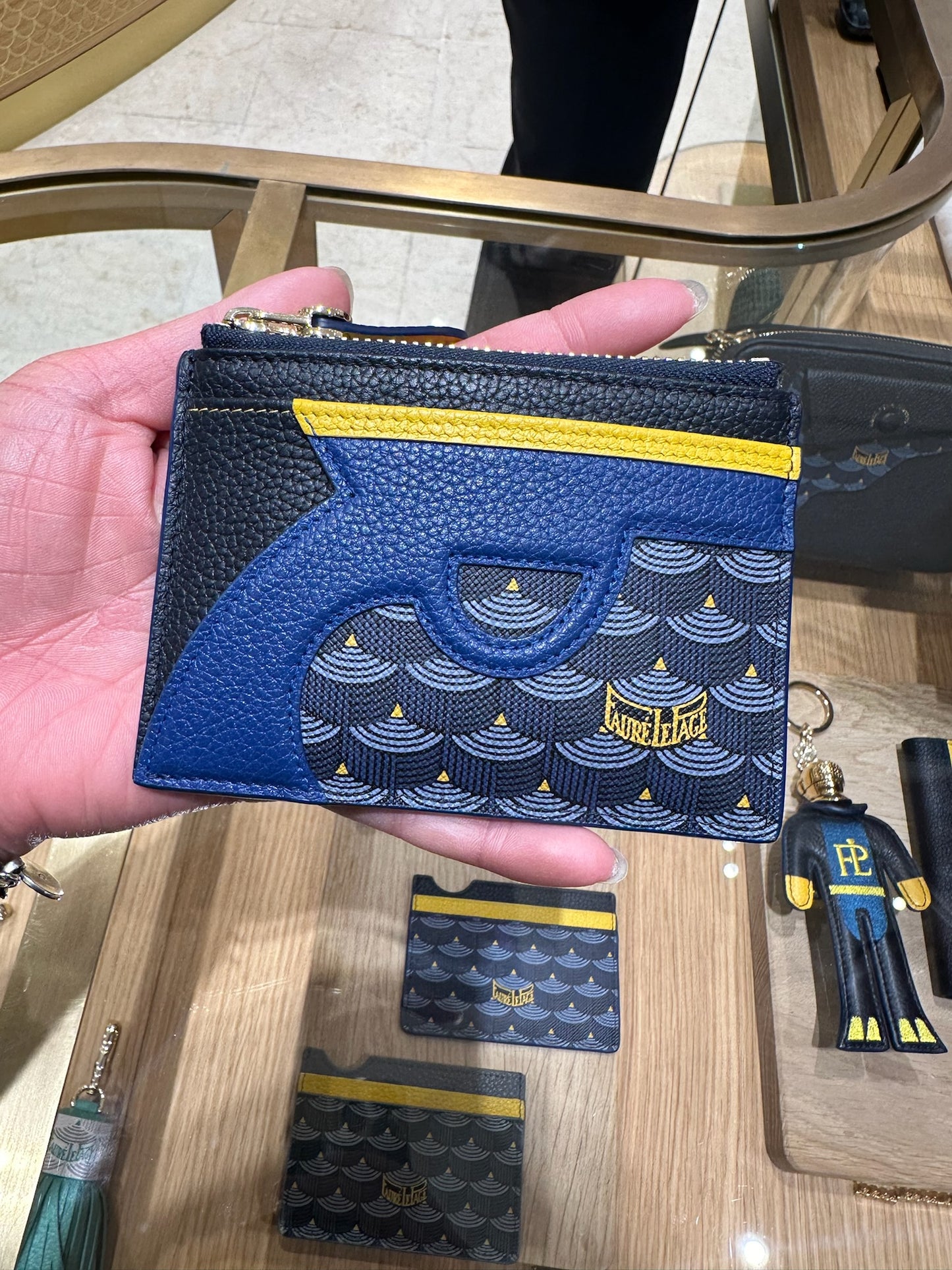 GANGSTA 7-CARD HOLDER