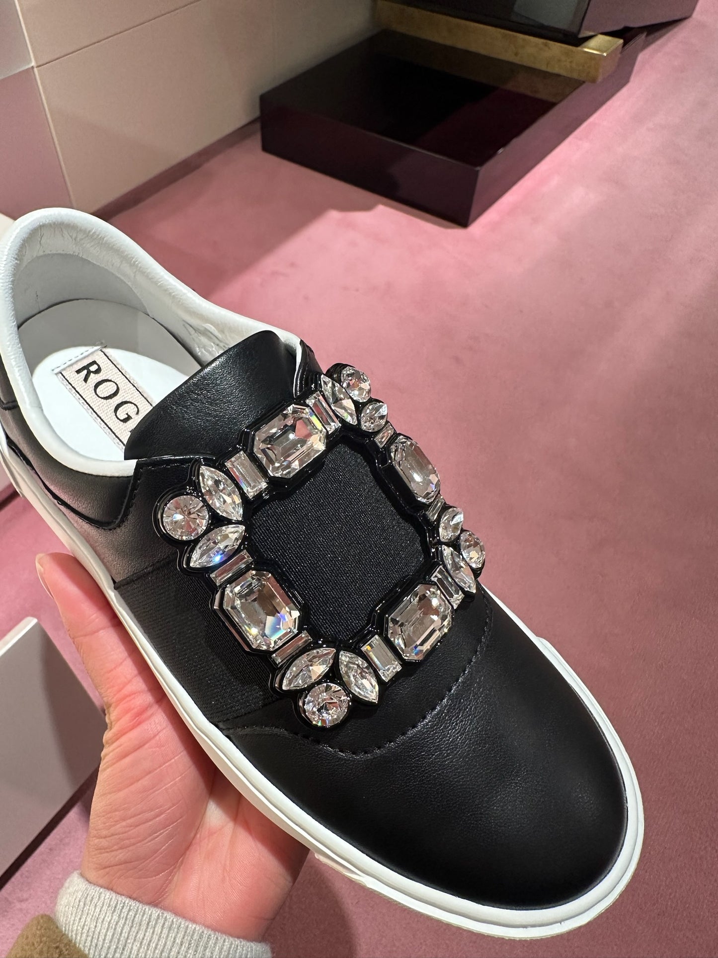 Roger Vivier 鑽扣運動鞋 黑色