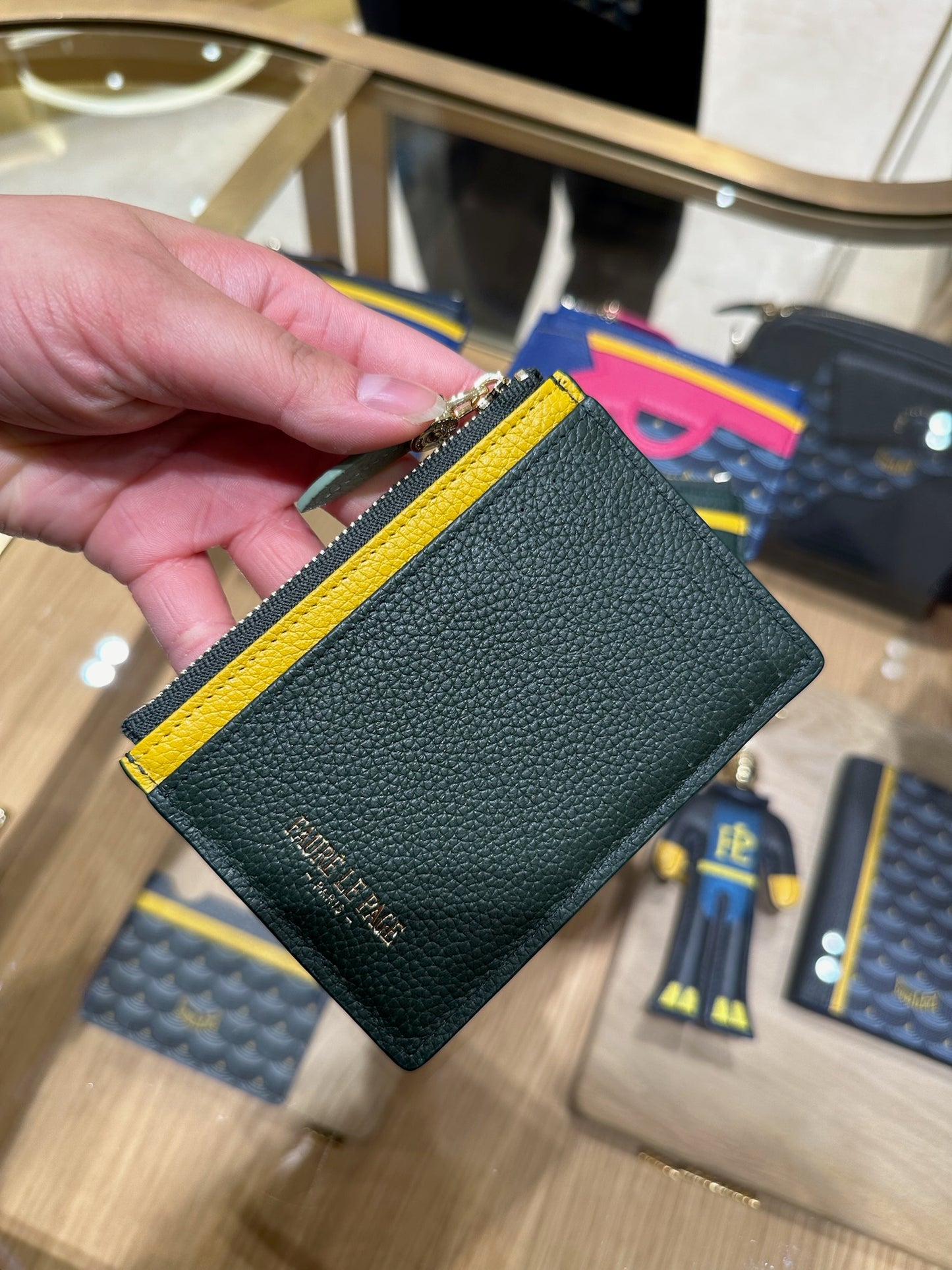 GANGSTA 7-CARD HOLDER