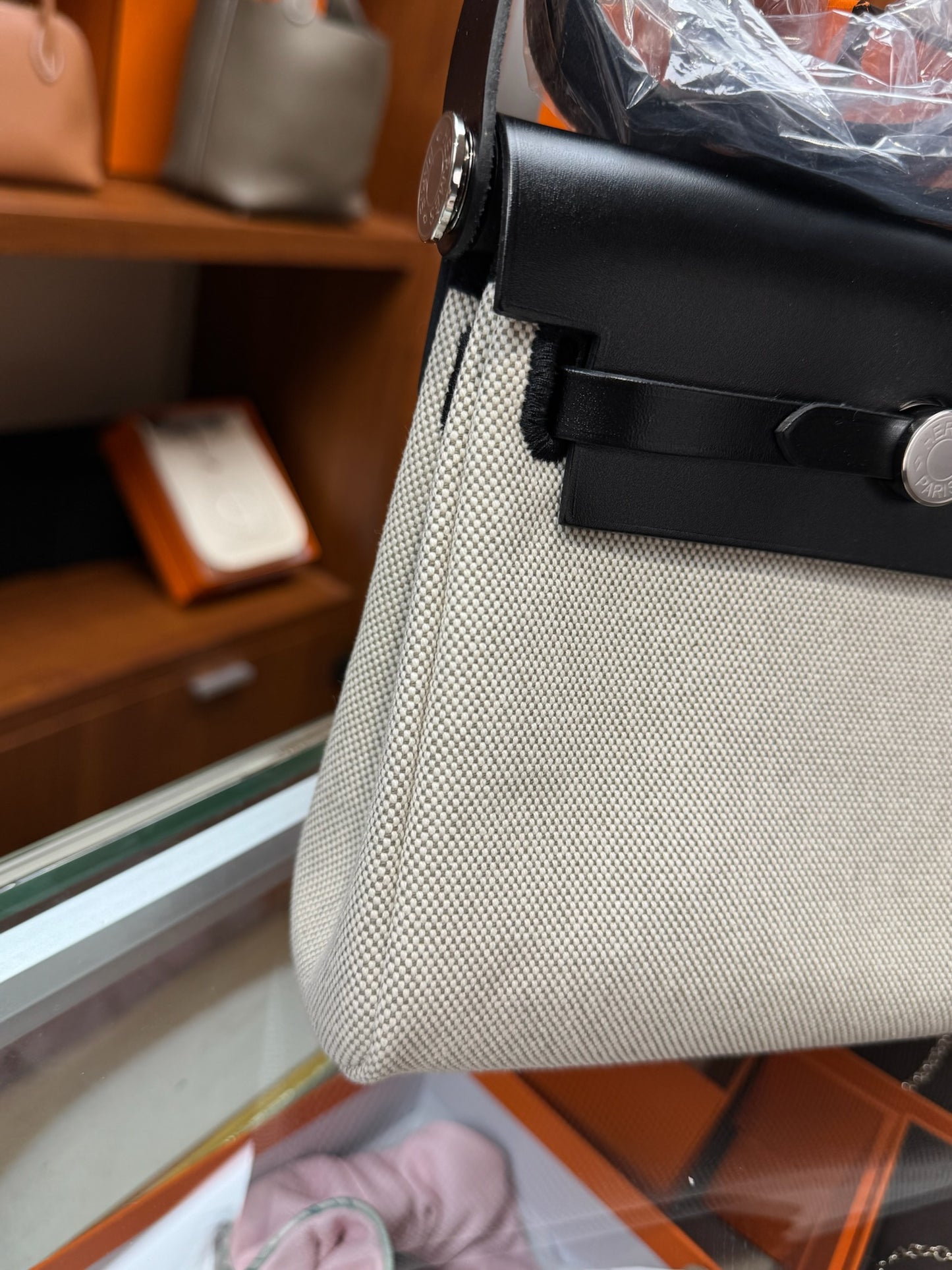 Hermes Mini Herbag Noir GHW 黑色銀扣 白併杏仁綠帆布￼