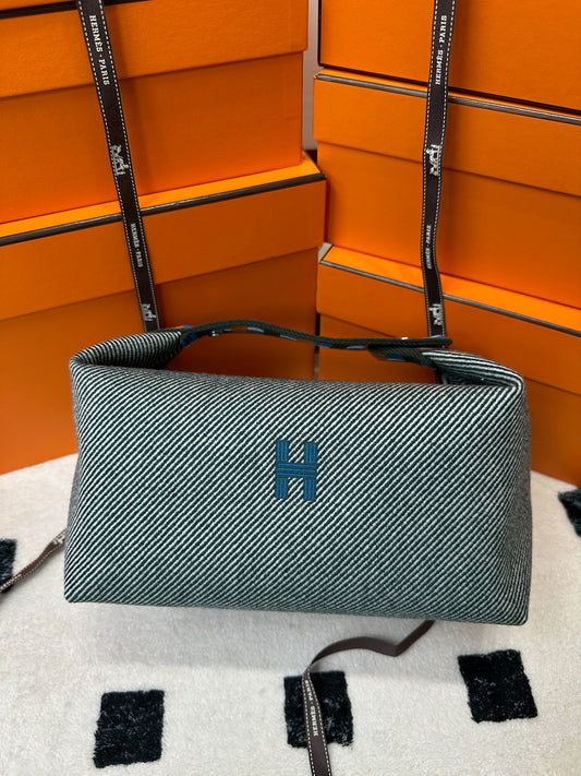 Hermes 飯盒包 深藍色 GM