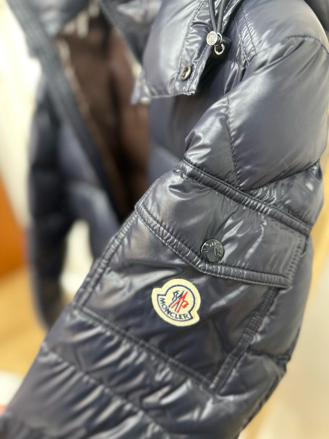 香港現貨💓Moncler 年底巨折💓
Maya 深藍色