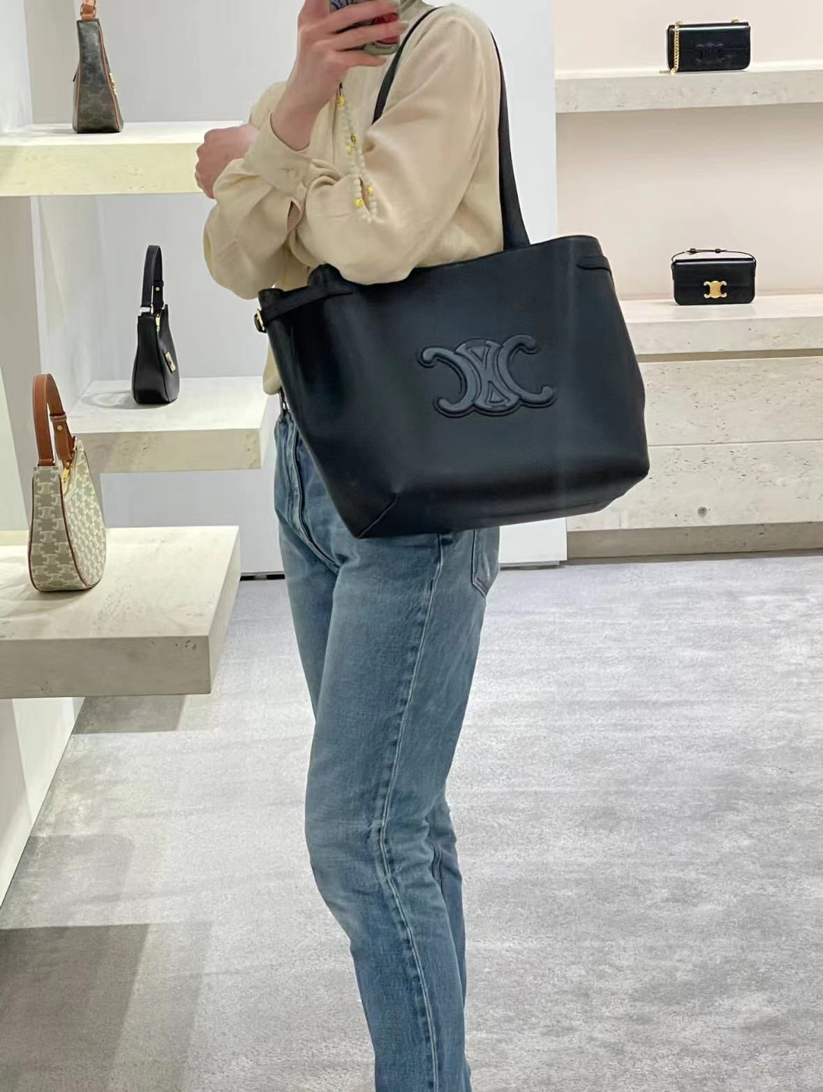 MEDIUM CABAS ANAÏS CUIR TRIOMPHE IN GRAINED CALFSKIN BLACK