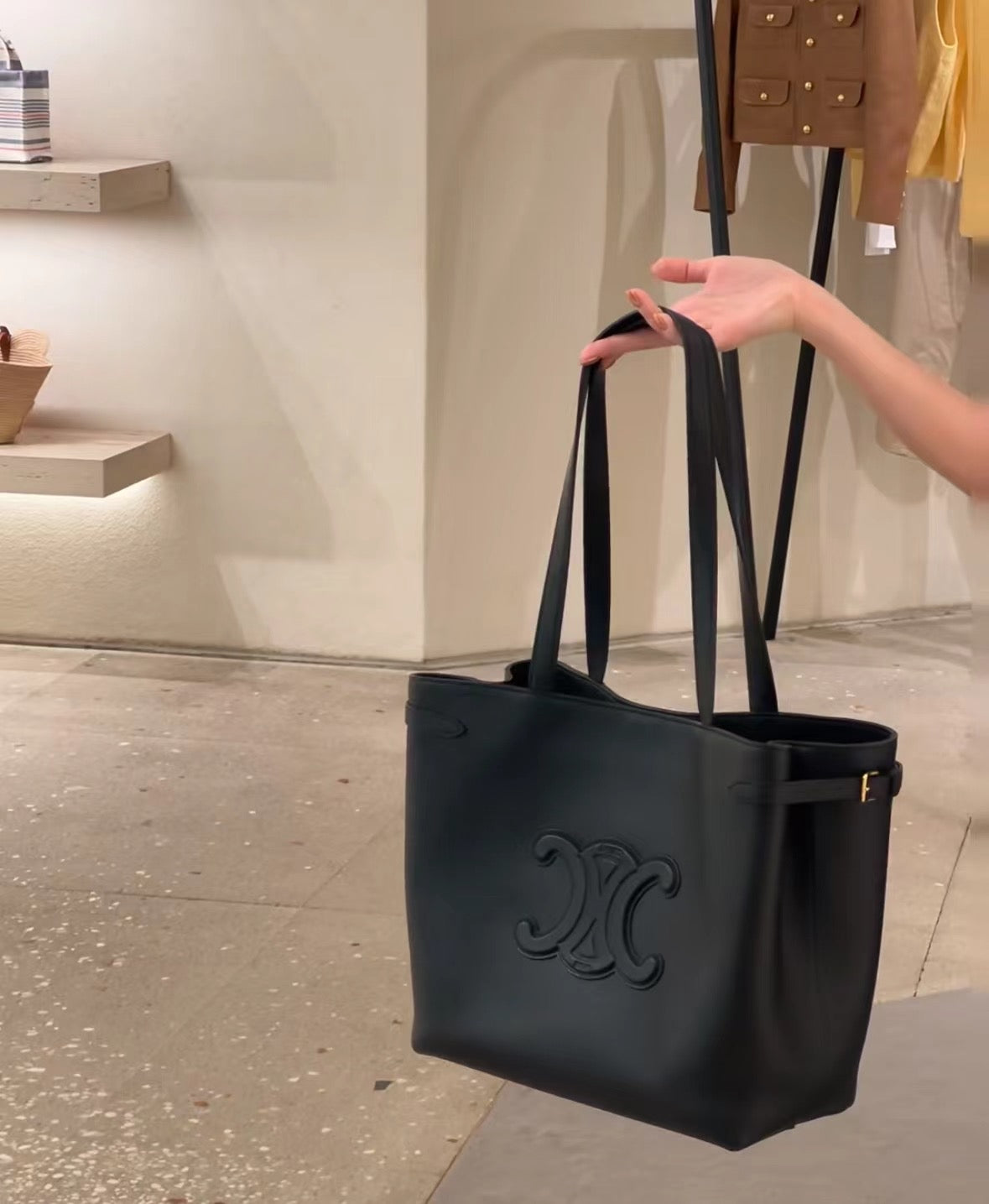 MEDIUM CABAS ANAÏS CUIR TRIOMPHE IN GRAINED CALFSKIN BLACK