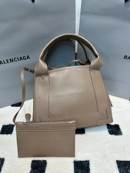 Balenciaga Navy Cabas light brown XS