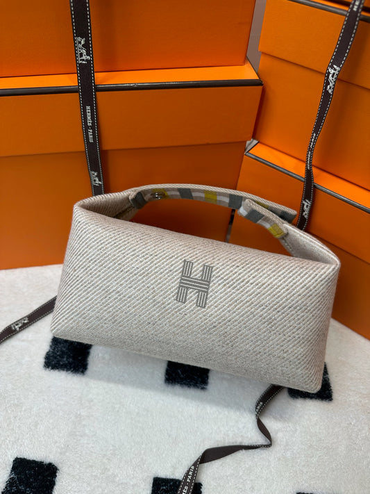Hermes 飯盒包 beige PM