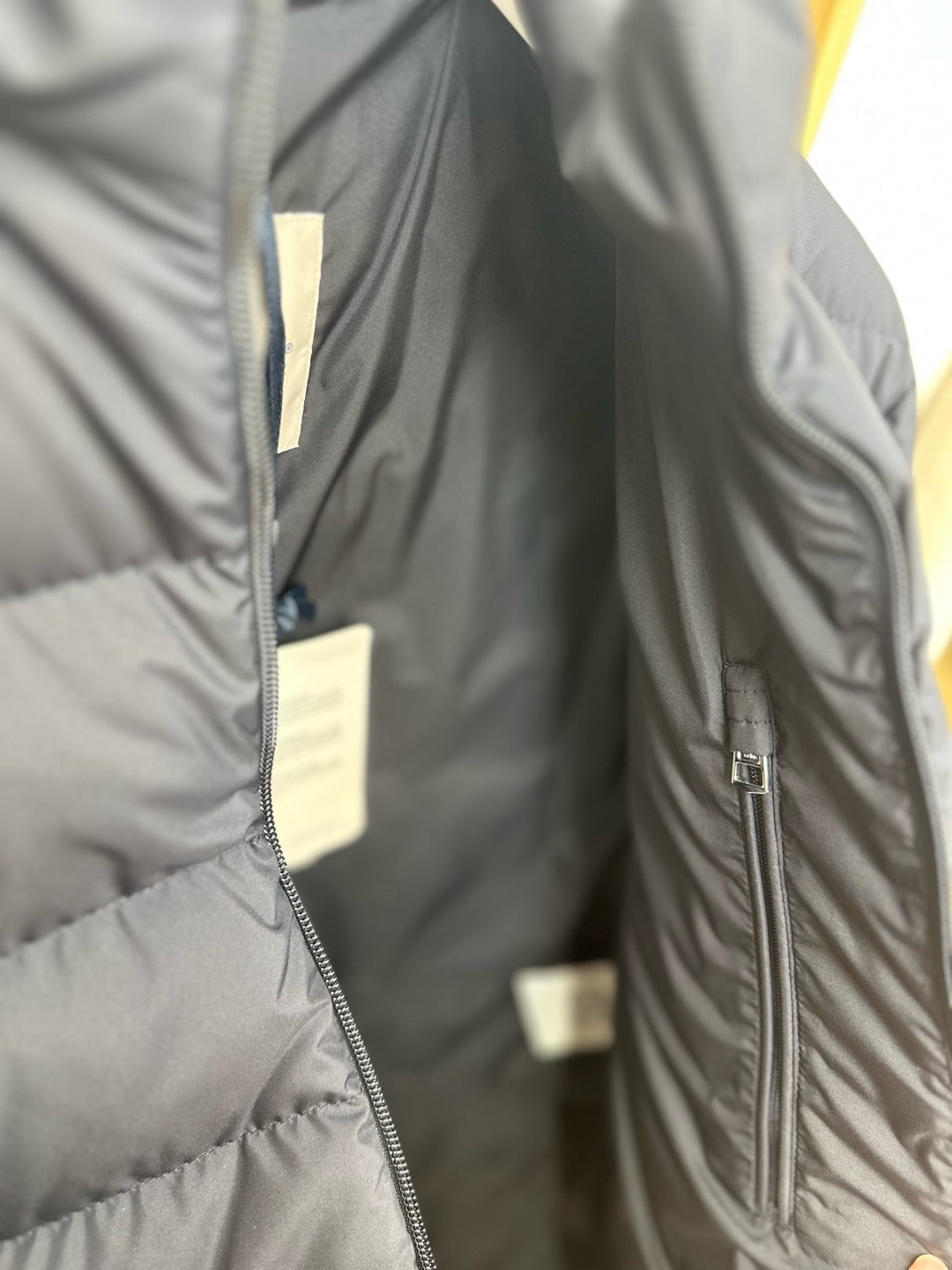 香港現貨💓Moncler 年底巨折💓
Baudinet 深藍色
