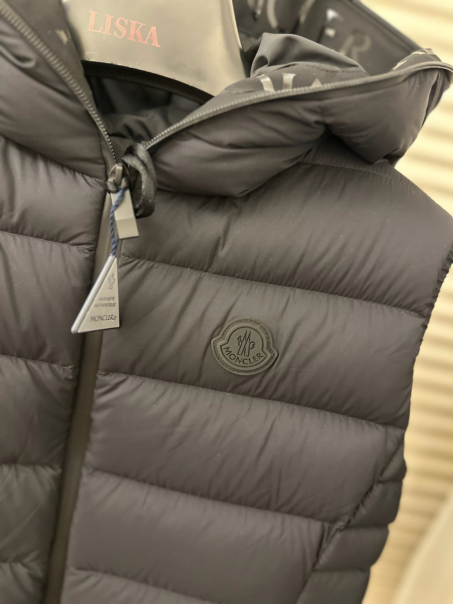 Moncler 羽絨背心(有帽) schwarz