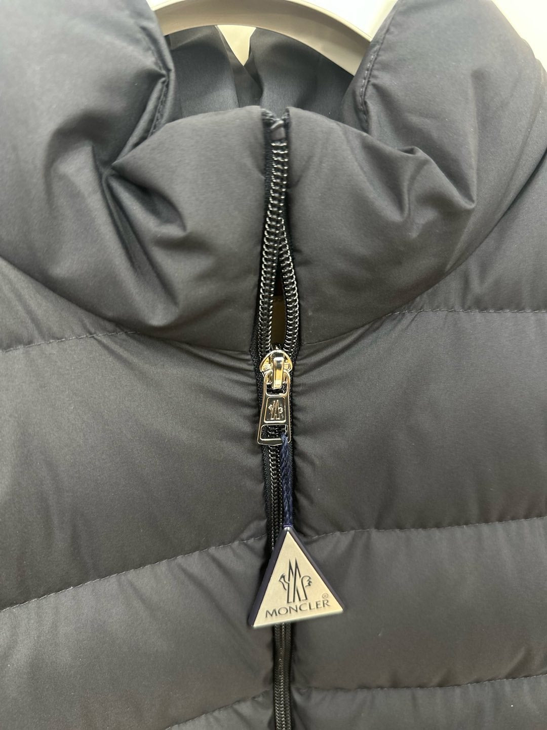 香港現貨💓Moncler 年底巨折💓
Baudinet 深藍色