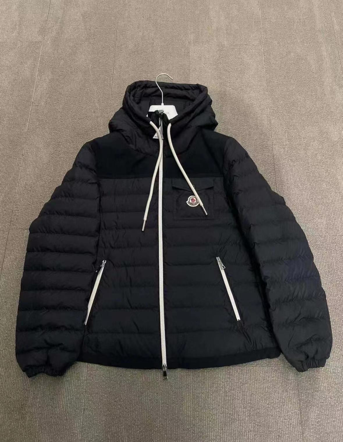 Moncler Hybird Black 有帽