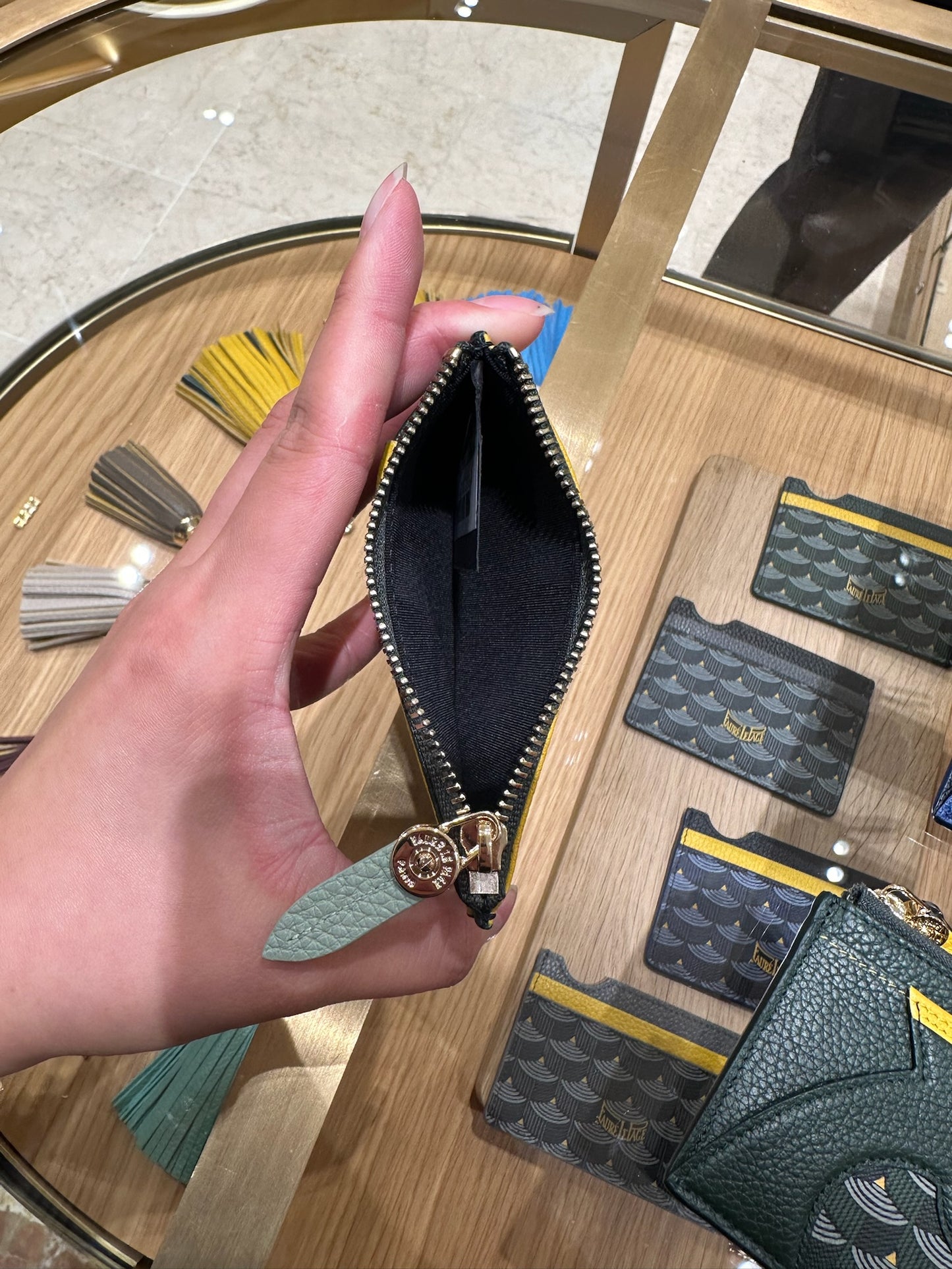 GANGSTA 7-CARD HOLDER