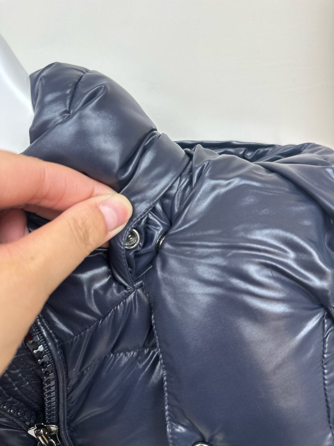 香港現貨💓Moncler 年底巨折💓
Maya 深藍色