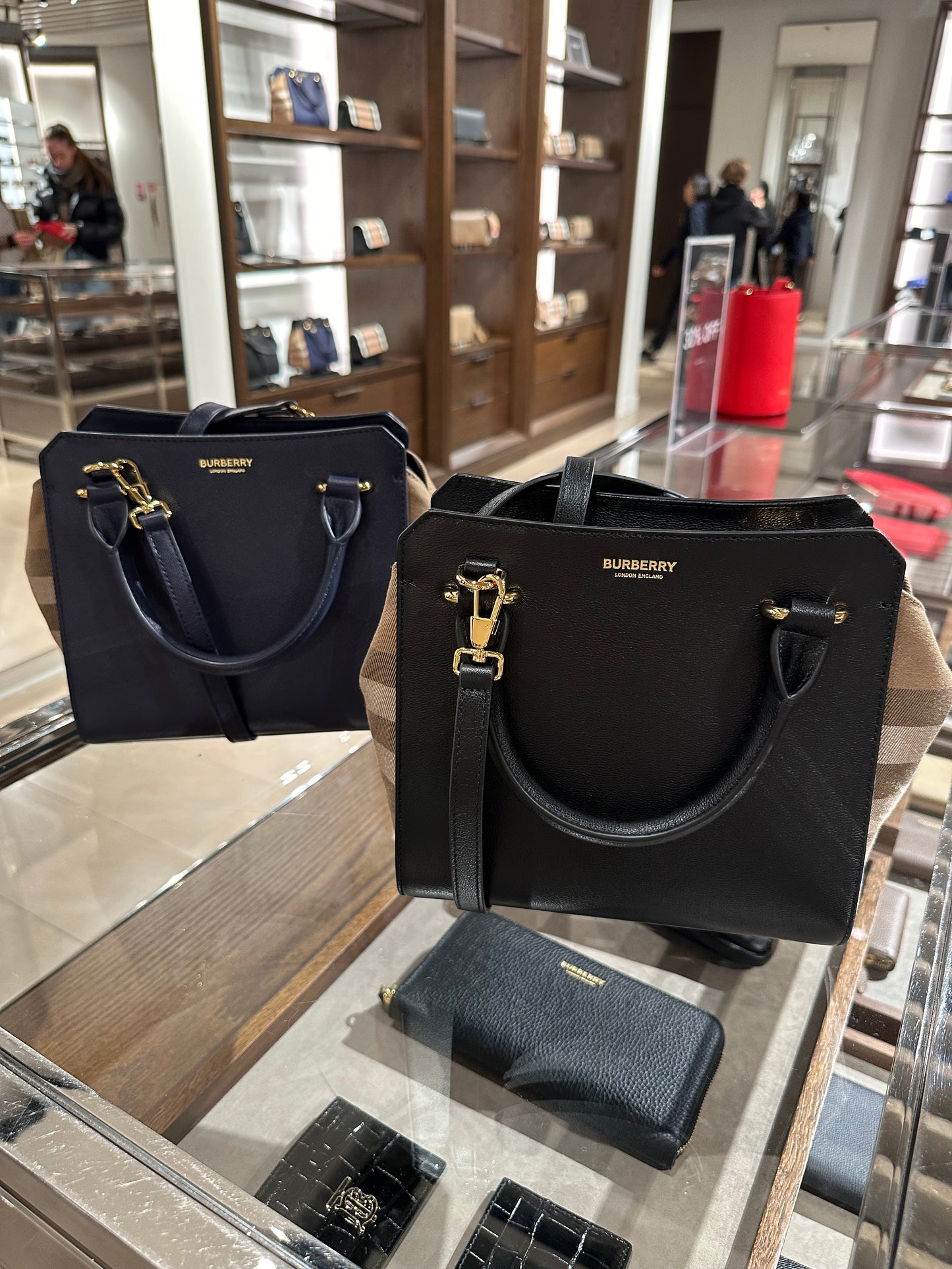 Burberry Banwell 斜孭手提兩用袋（4色）