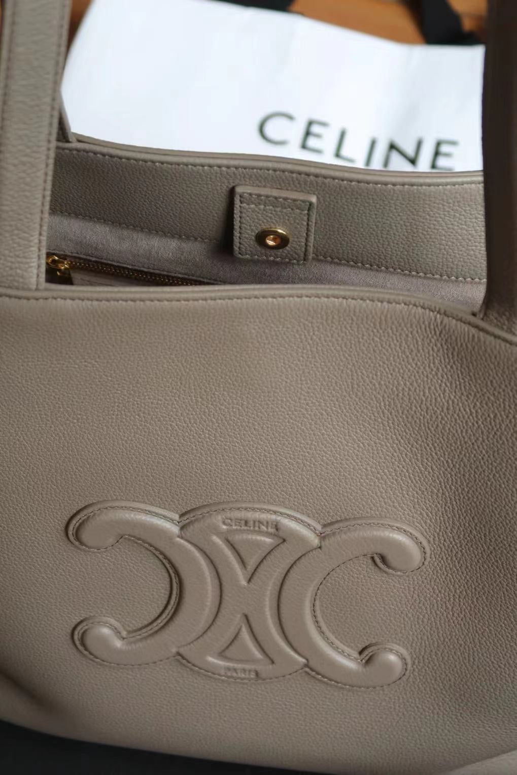 MEDIUM CABAS ANAÏS CUIR TRIOMPHE IN GRAINED CALFSKIN PEPPLE