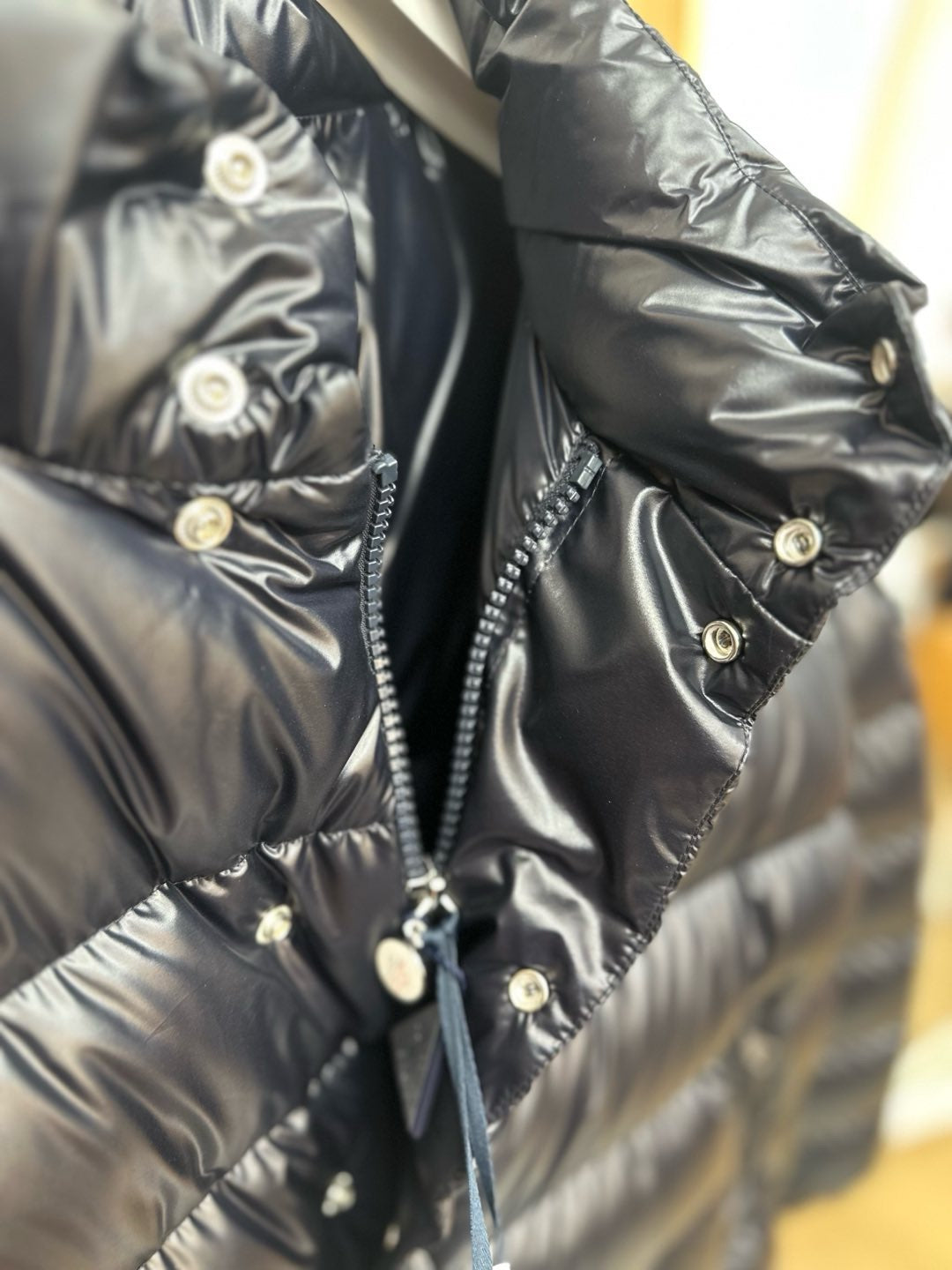 香港現貨💓Moncler 年底巨折💓
Lule 深藍色