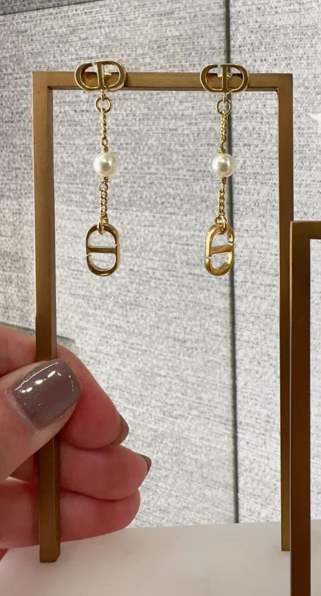 Dior 經典耳環