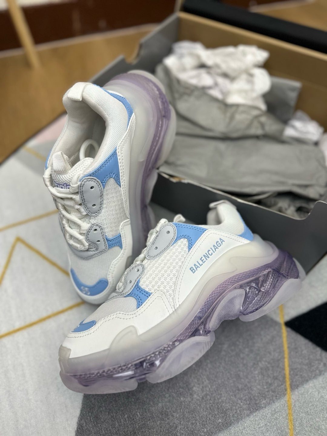 ‼️Balenciaga Triple S‼️
超美的馬卡龍色😍