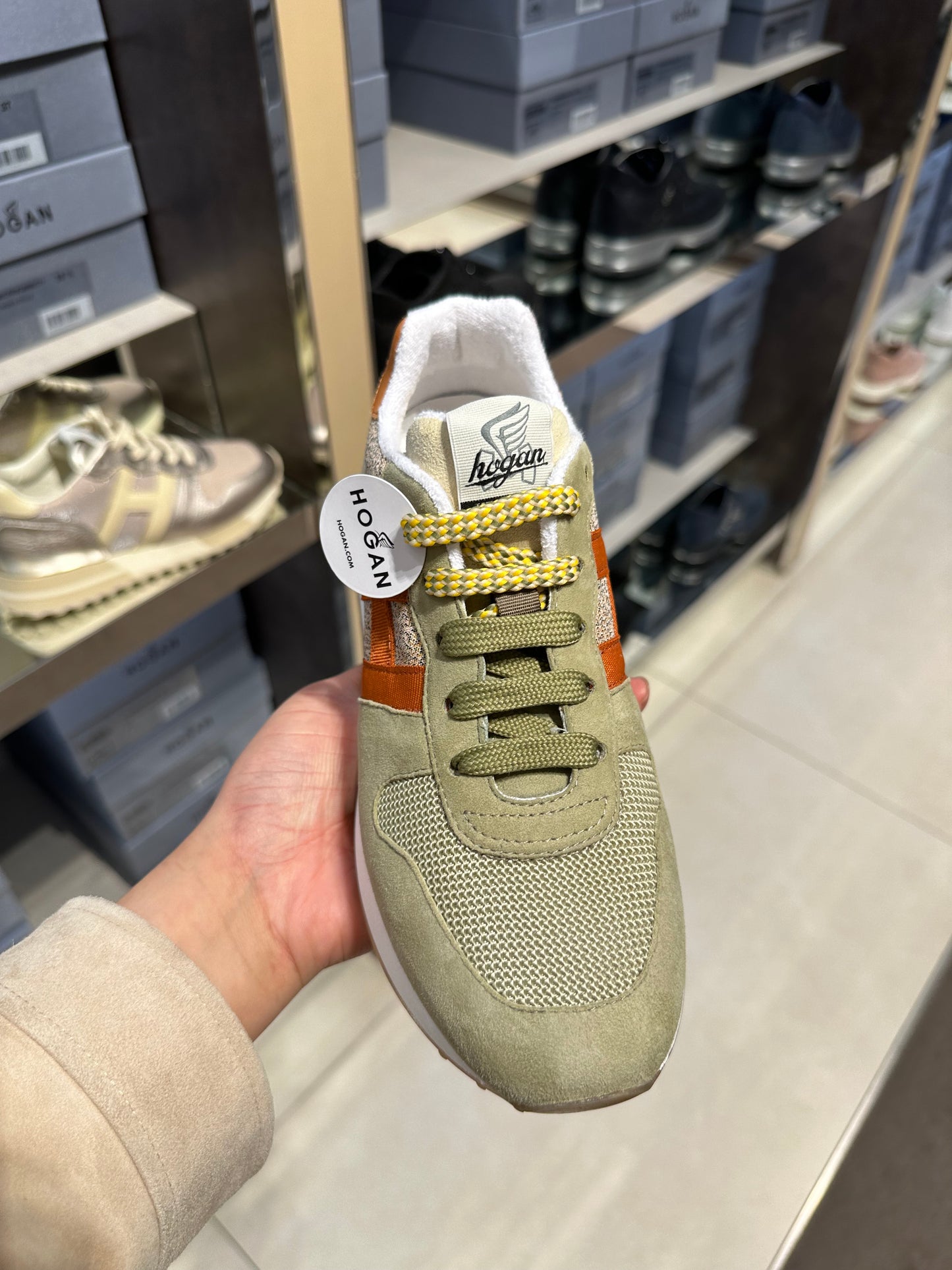 Hogan H429厚底波鞋（其他碼數可再查）
