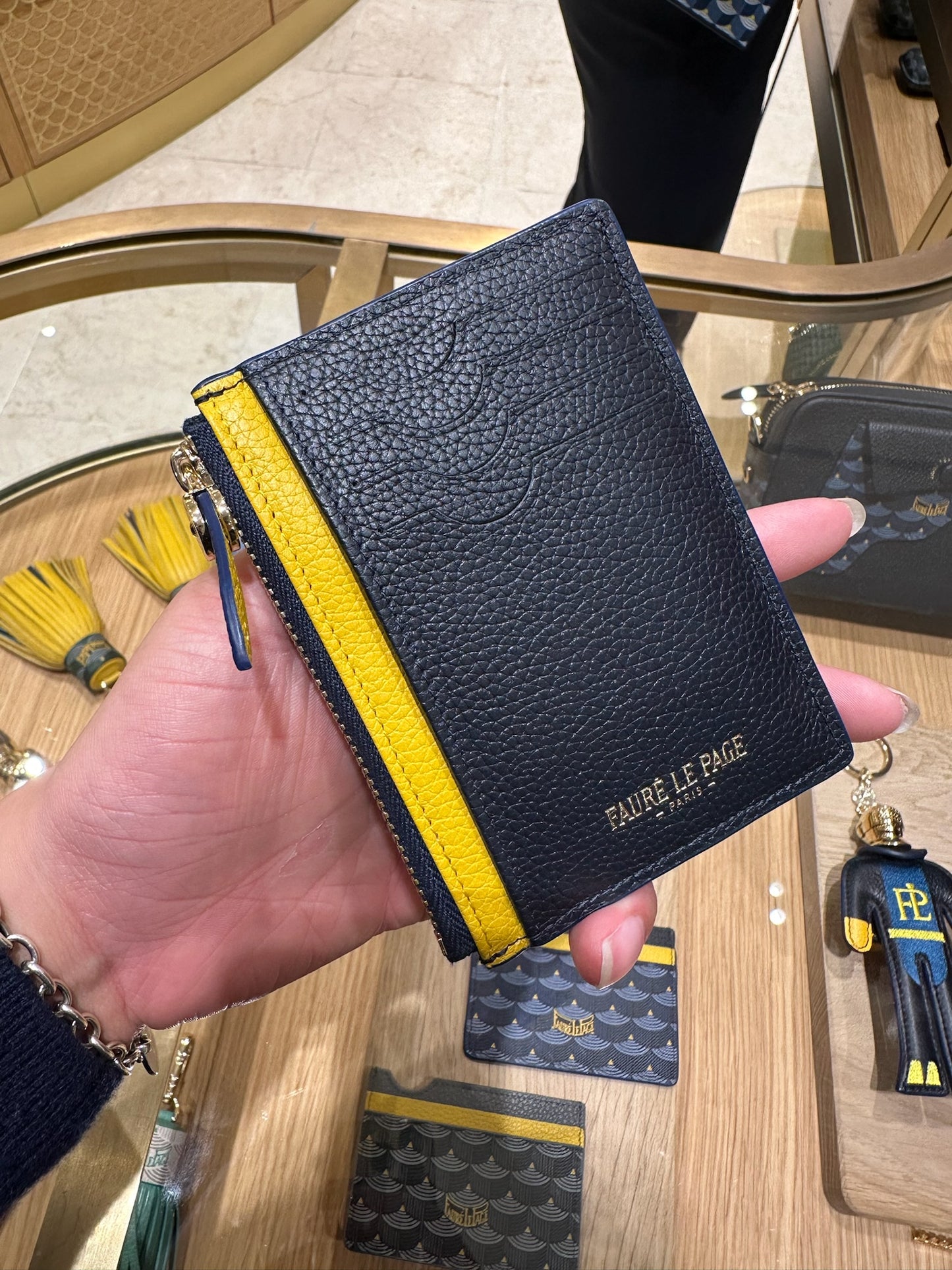 GANGSTA 7-CARD HOLDER
