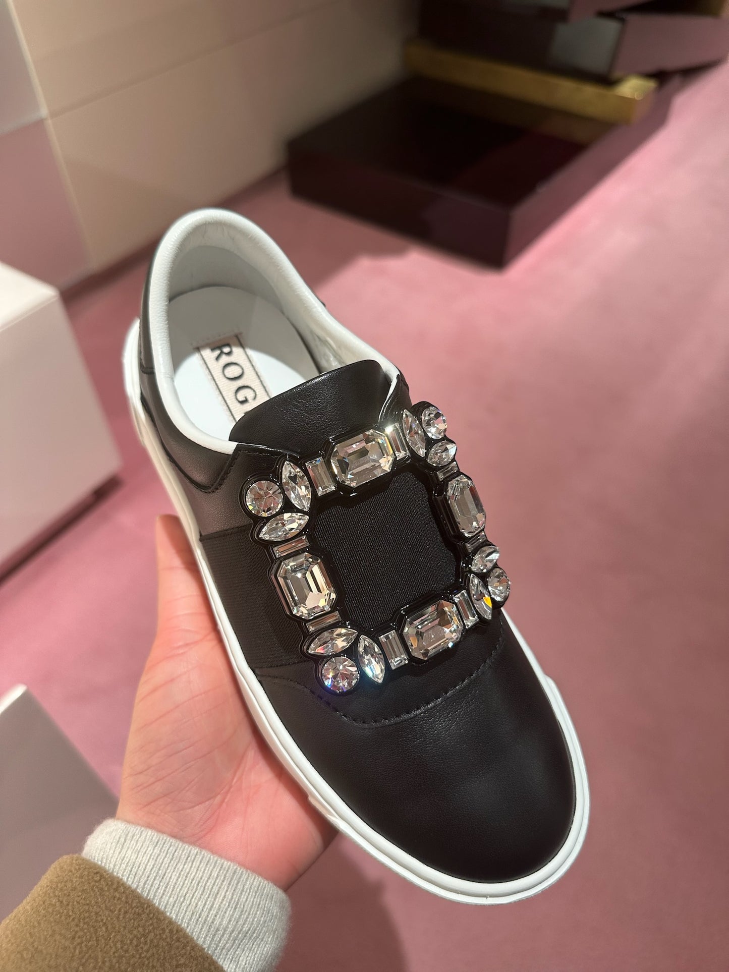 Roger Vivier 鑽扣運動鞋 黑色